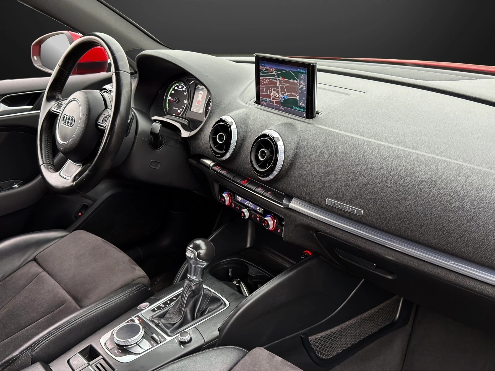 AUDI A3 Sportback 1.4 e-tron Ambition S-tronic-image-9