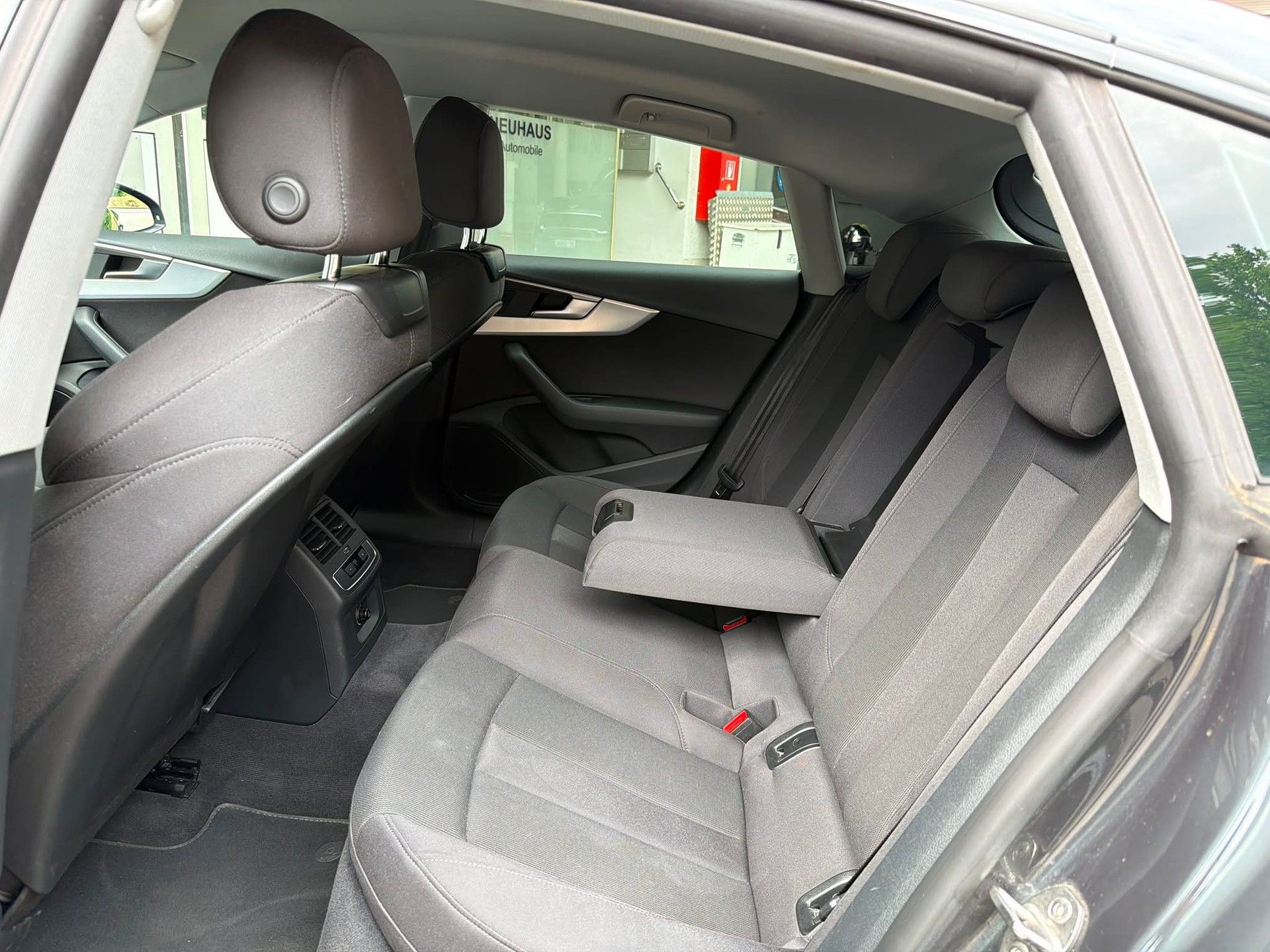 AUDI SB 40 TDI-image-11