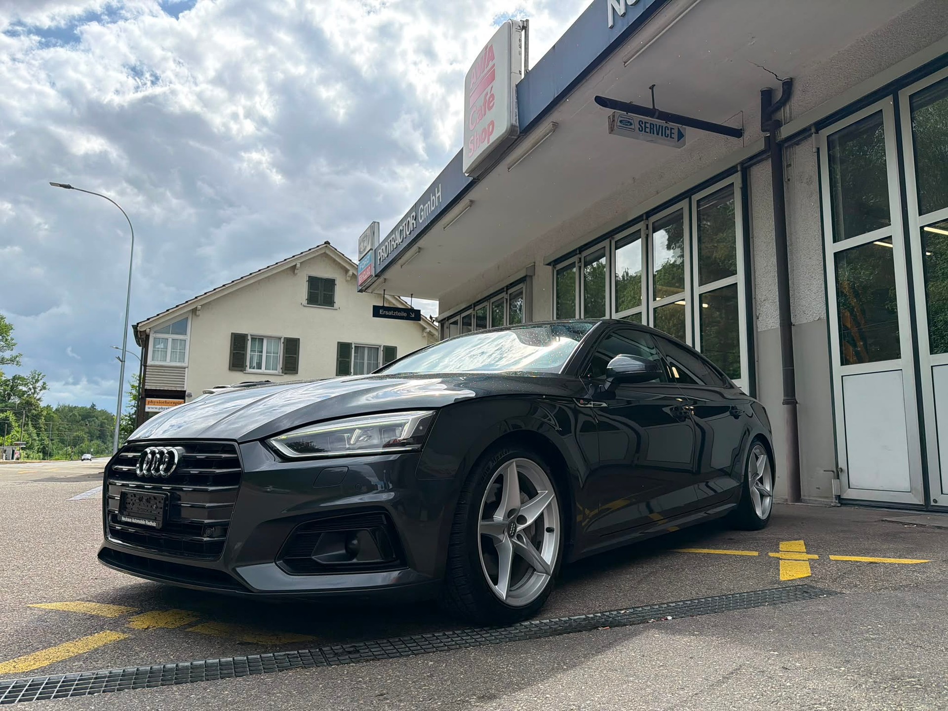 AUDI SB 40 TDI-showroom-element-1