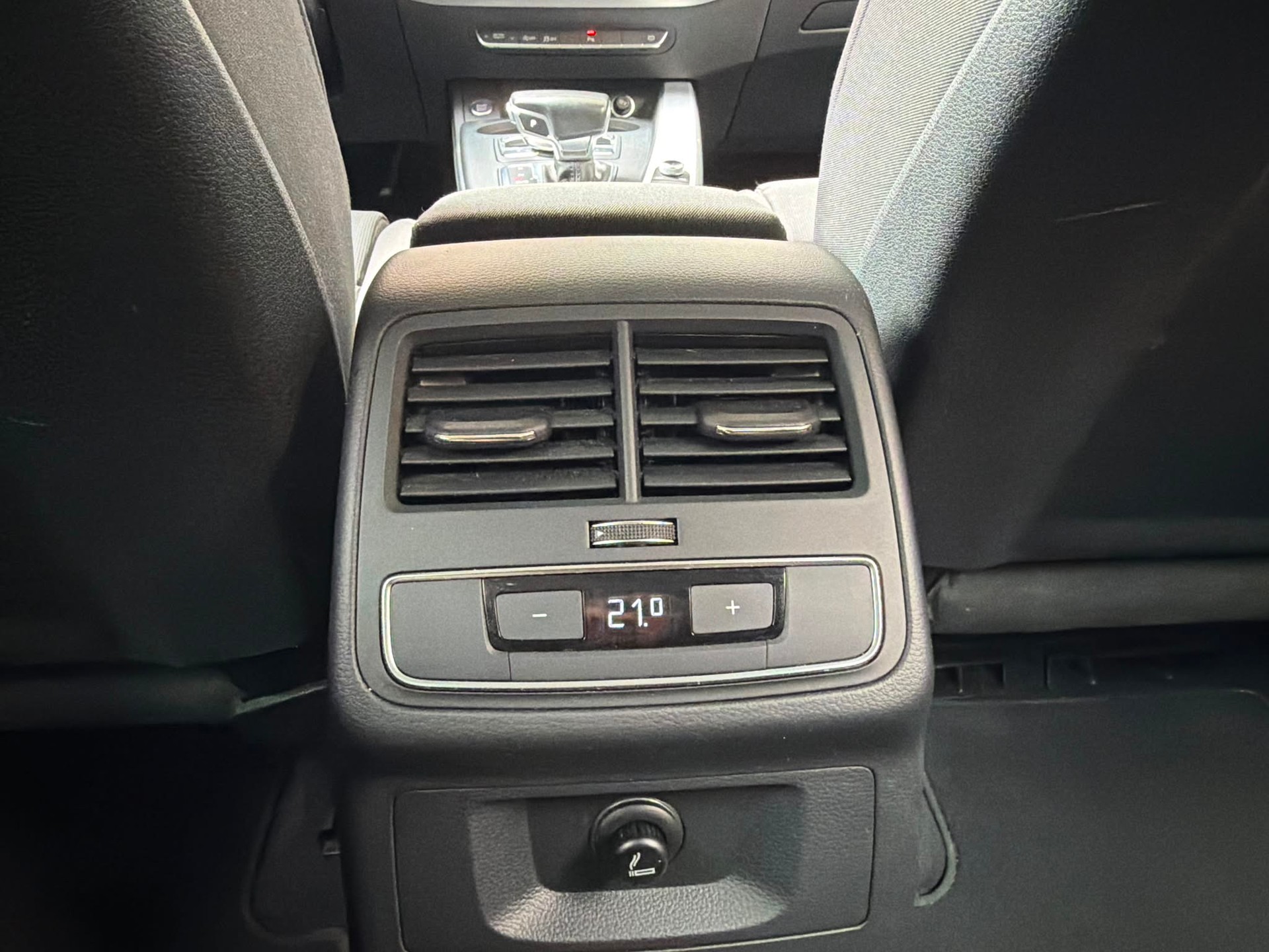 AUDI SB 40 TDI-image-13