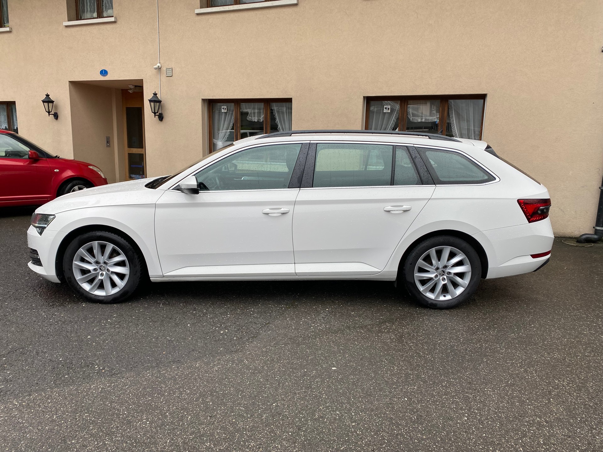 SKODA Superb Combi 2.0 TDi Ambition 4x4 DSG-image-10