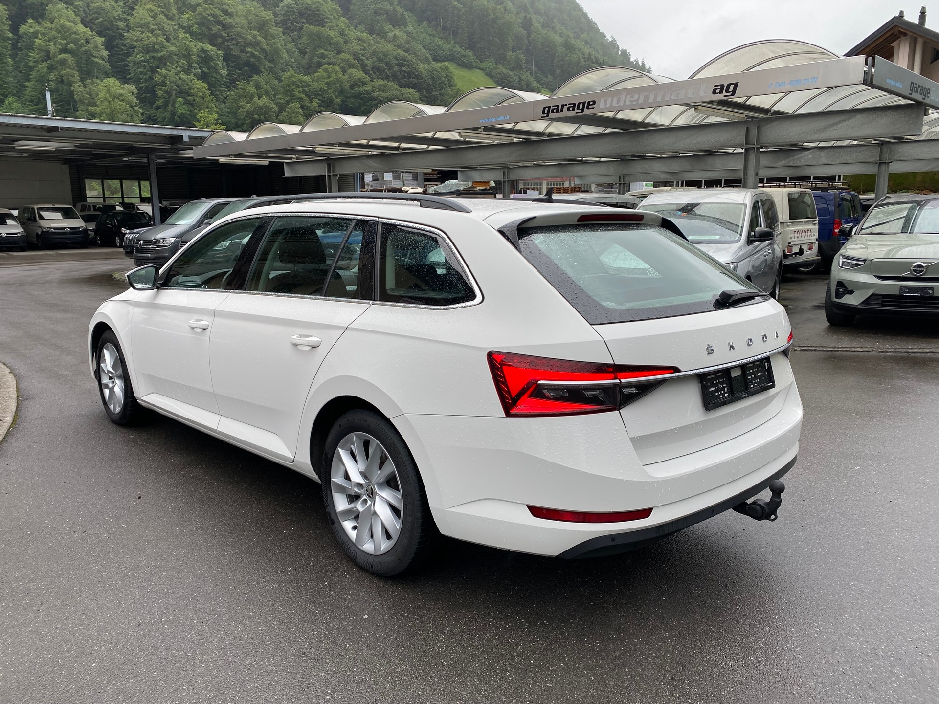 SKODA Superb Combi 2.0 TDi Ambition 4x4 DSG-image-14