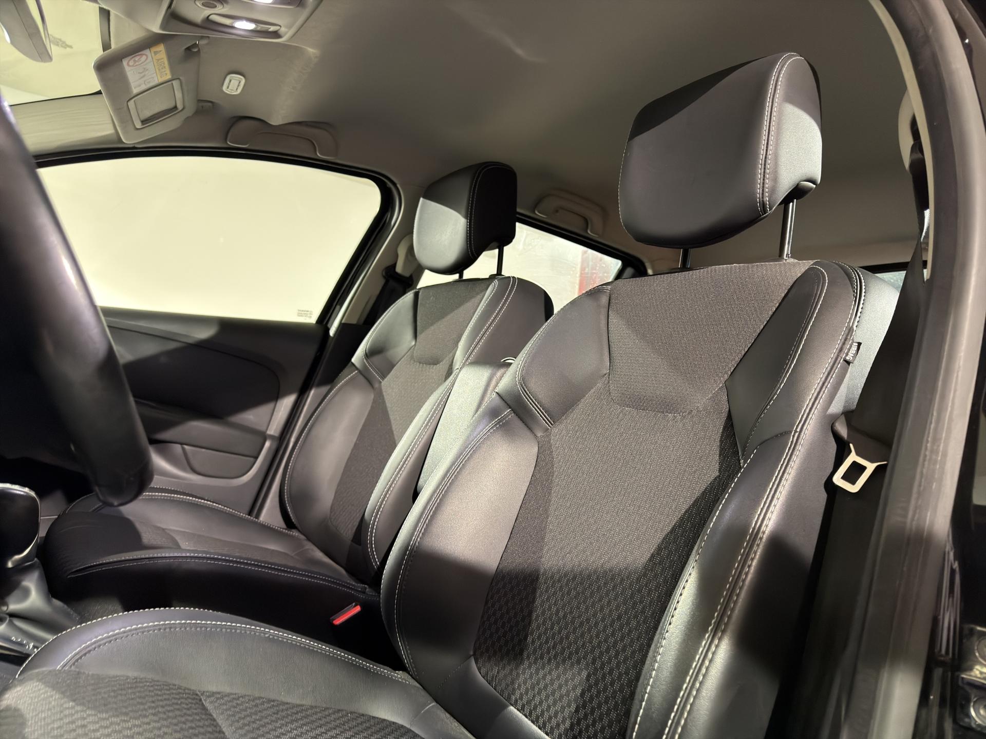RENAULT Clio 1.2 16V T Intens EDC-image-17