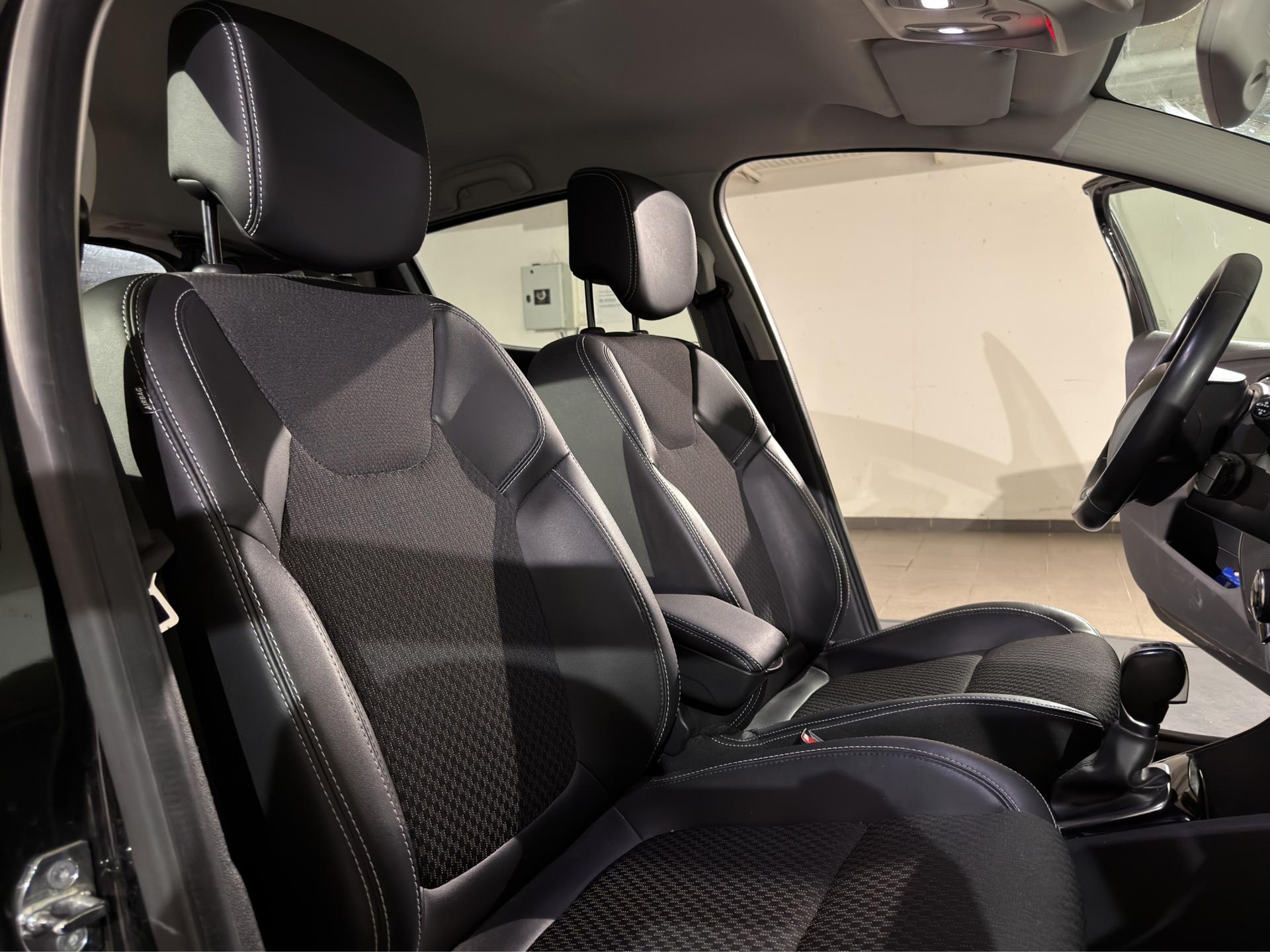 RENAULT Clio 1.2 16V T Intens EDC-image-18