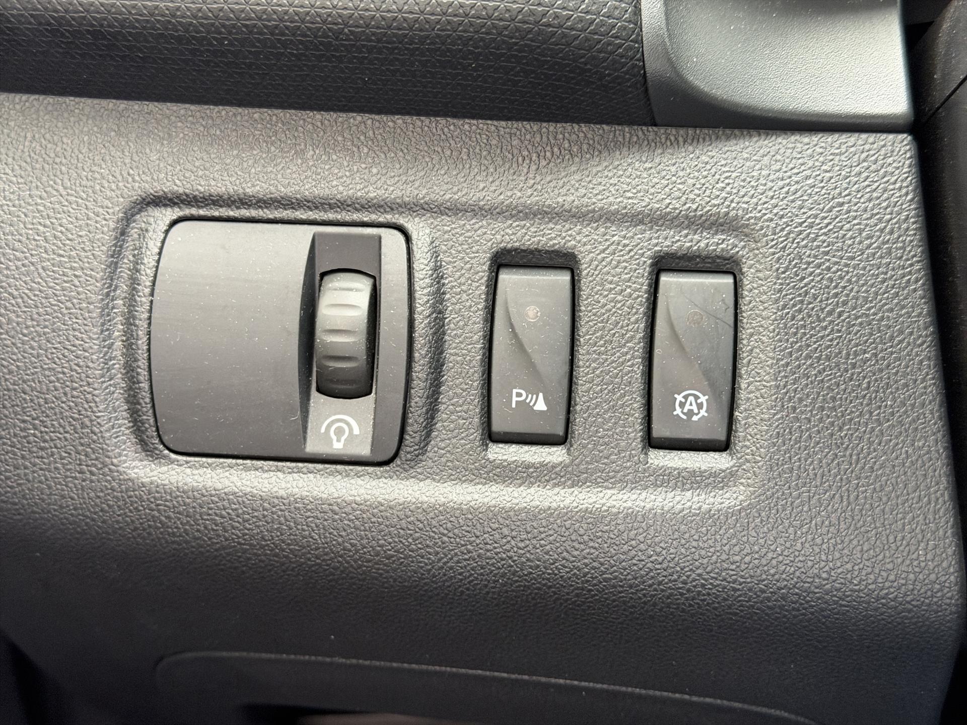 RENAULT Clio 1.2 16V T Intens EDC-image-21