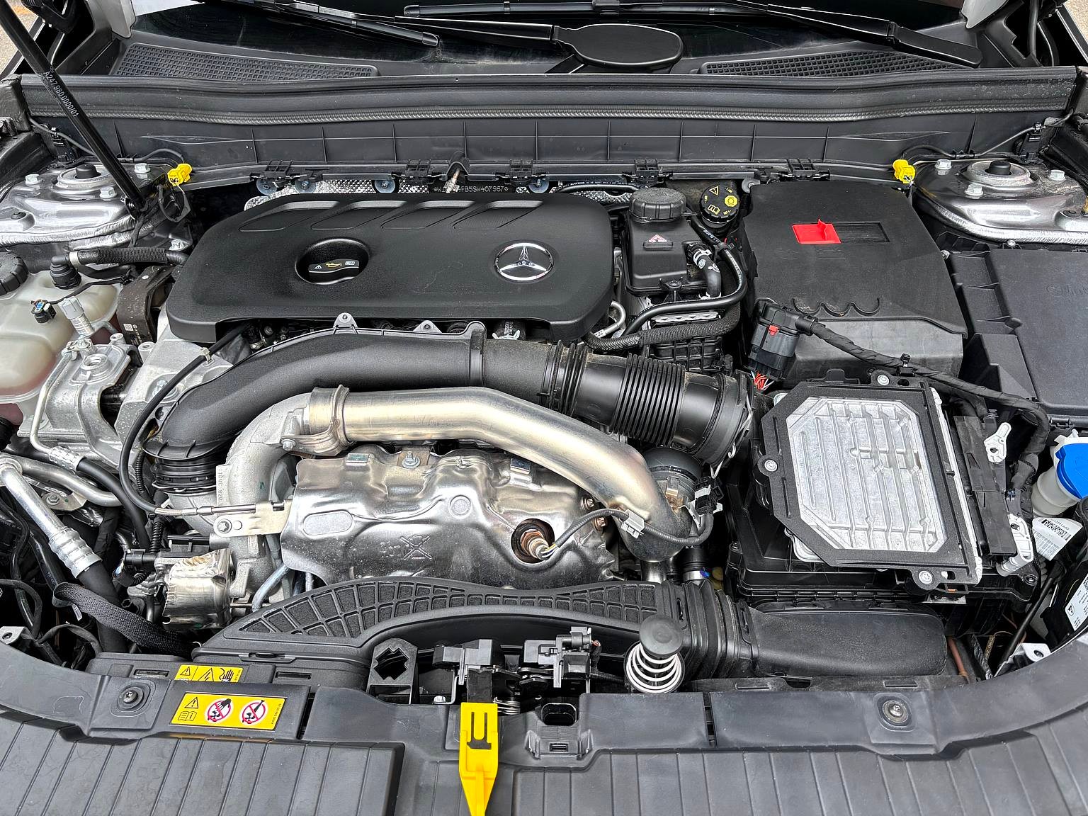 MERCEDES-BENZ GLB 220 AMG Line 4Matic 8G-Tronic-image-10