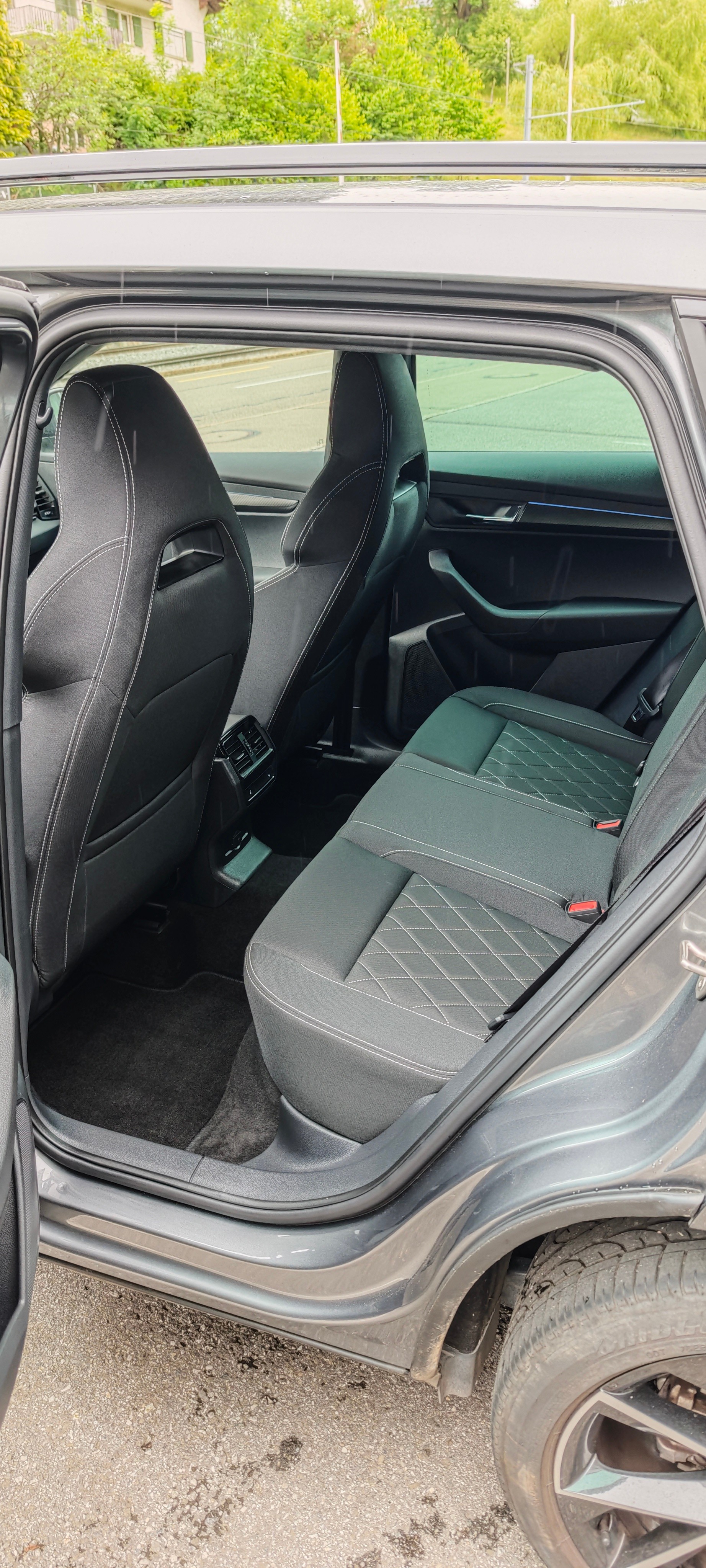 SKODA Karoq 2.0 TSI SportLine 4x4 DSG-image-12