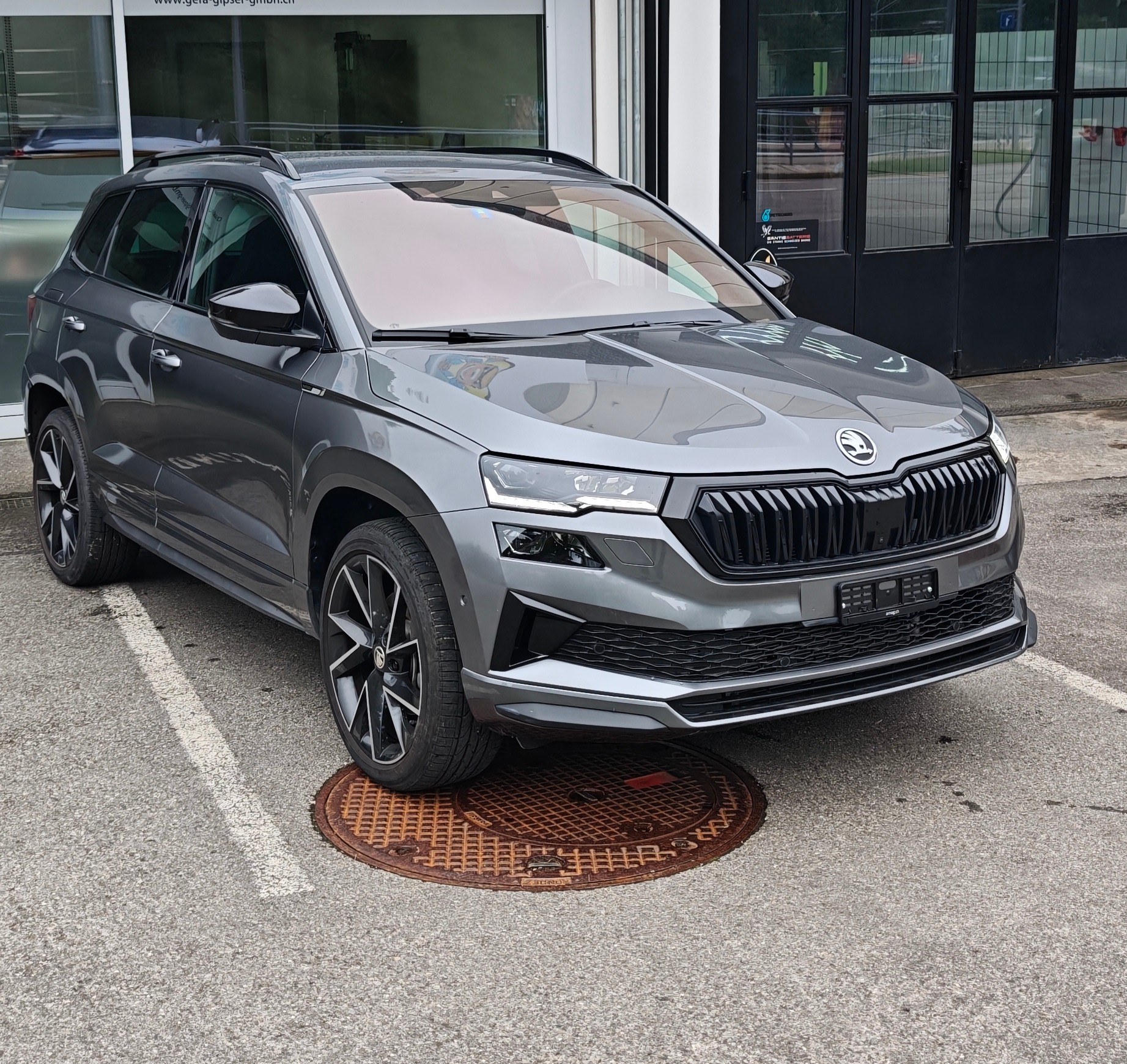 SKODA Karoq 2.0 TSI SportLine 4x4 DSG-image-1