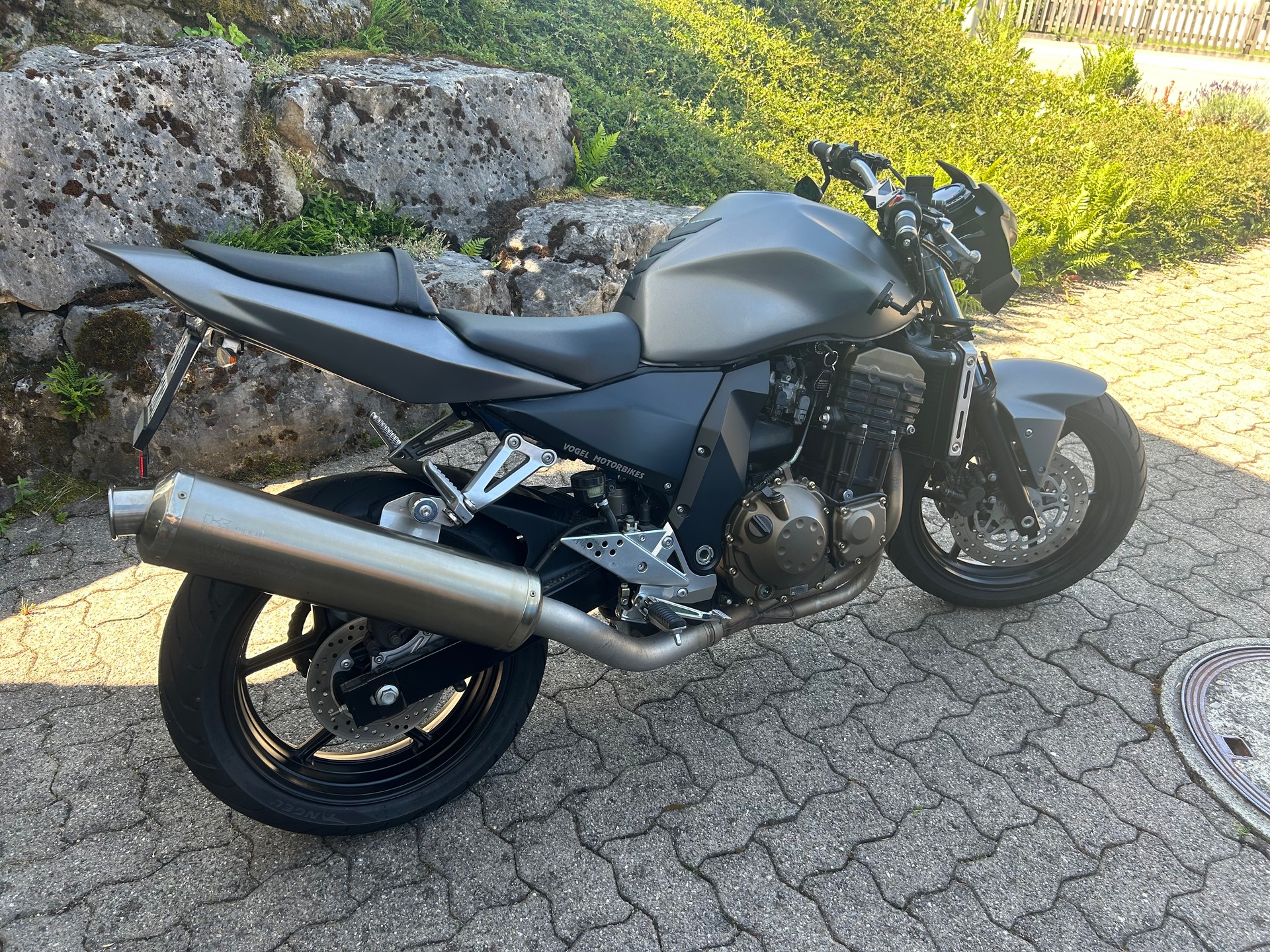 KAWASAKI Z 750-image-2