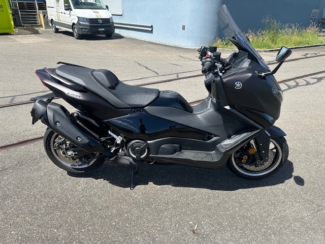 YAMAHA T-MAX 560