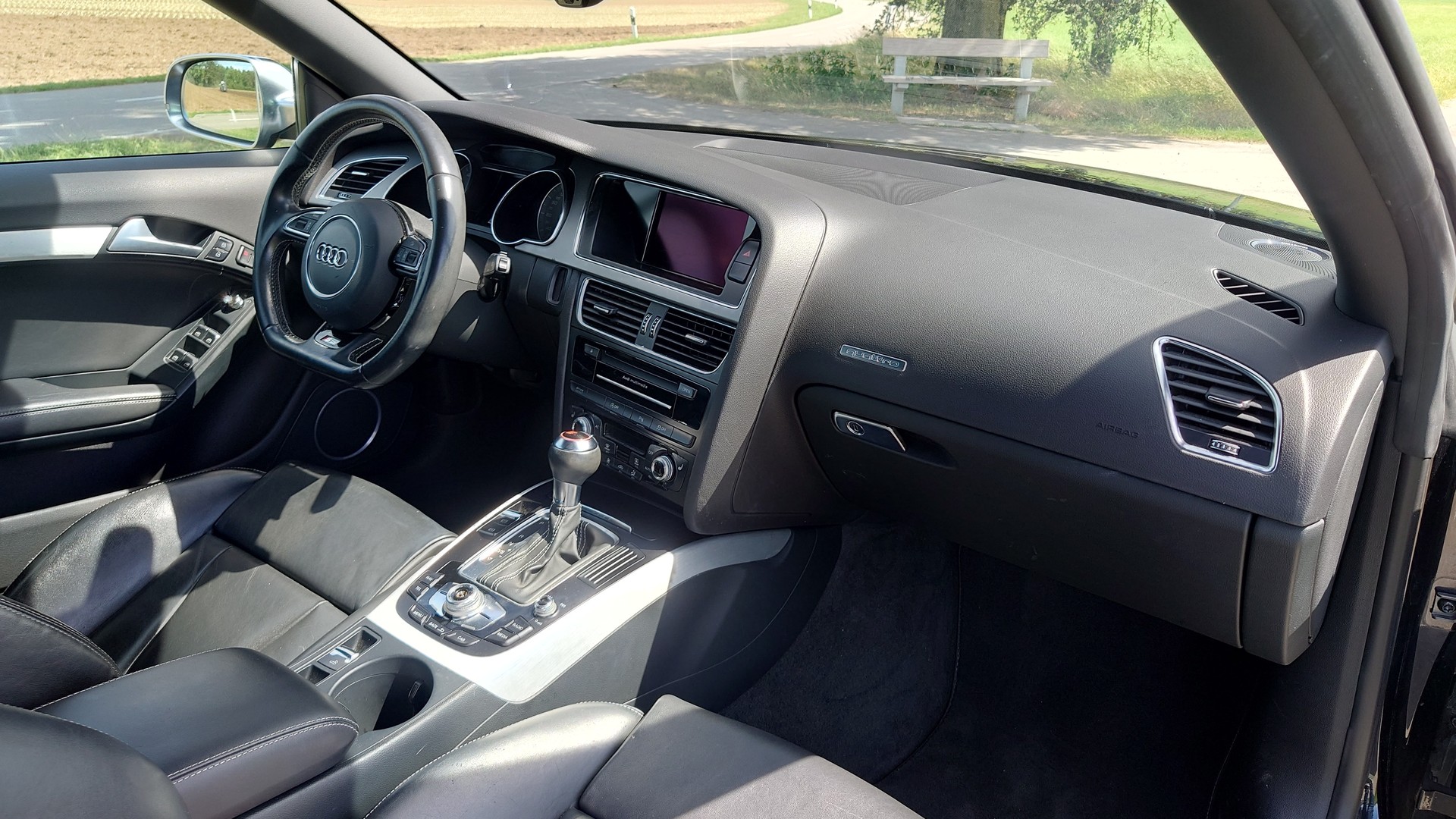 AUDI S5 Cabrio 3.0 TFSI quattro S-tronic-image-14