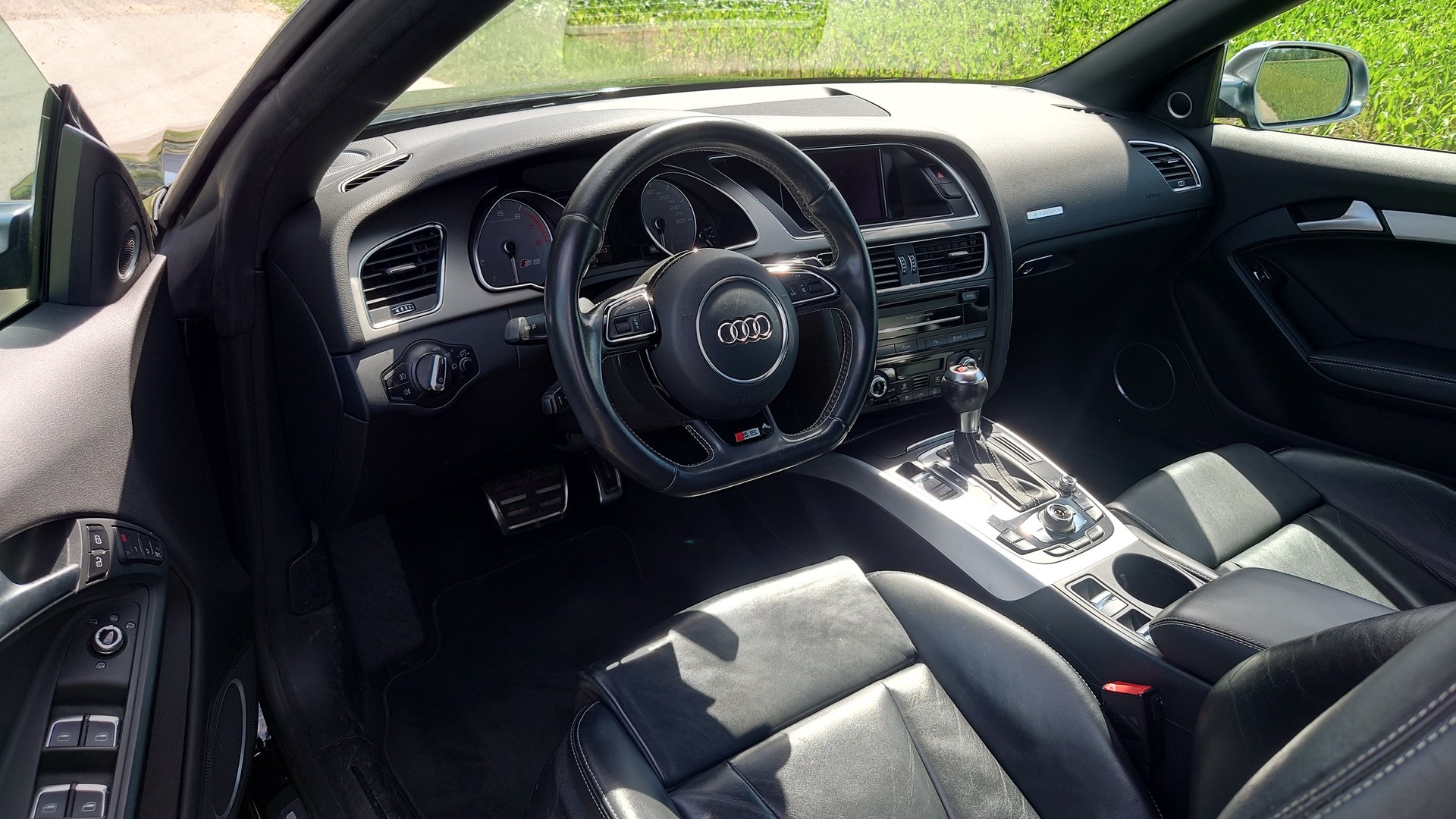AUDI S5 Cabrio 3.0 TFSI quattro S-tronic-image-15
