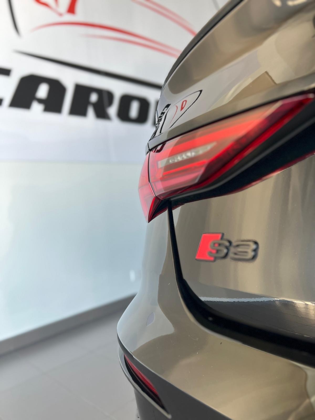 AUDI S3 Limousine 2.0 TFSI quattro S-tronic-image-8