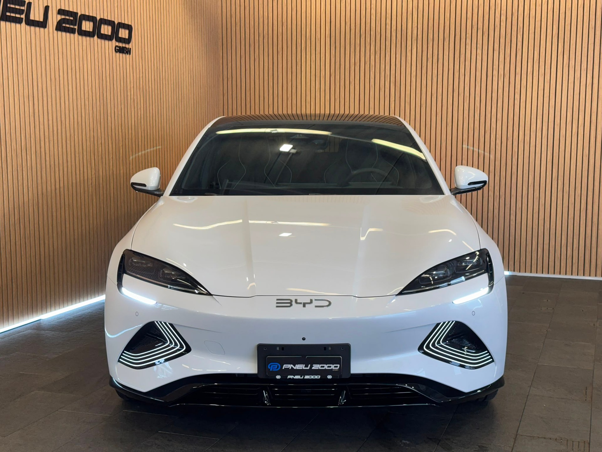 BYD Seal 82,2 kWh Excellence AWD MY 26 *Polar White*-showroom-element-1