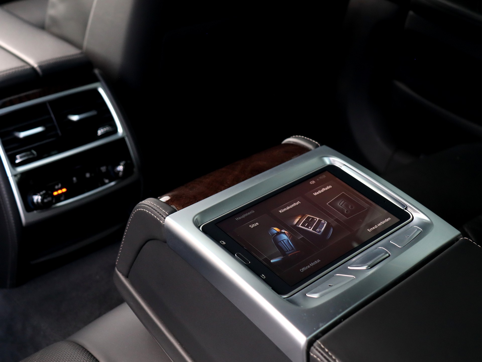 BMW 750i xDrive M Sportpaket Steptronic (CH)-image-10