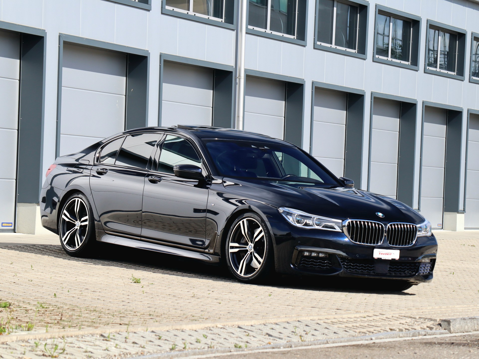 BMW 750i xDrive M Sportpaket Steptronic (CH)-image-11
