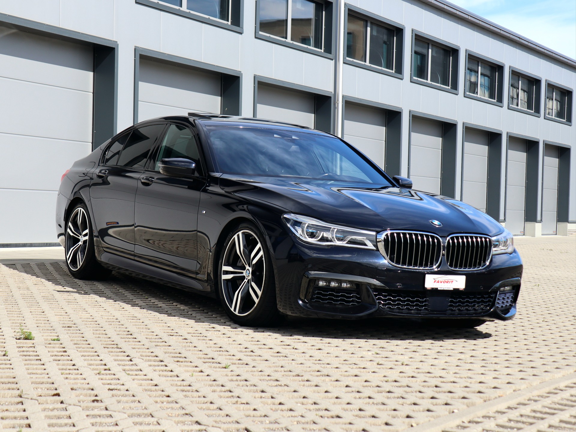 BMW 750i xDrive M Sportpaket Steptronic (CH)-image-1