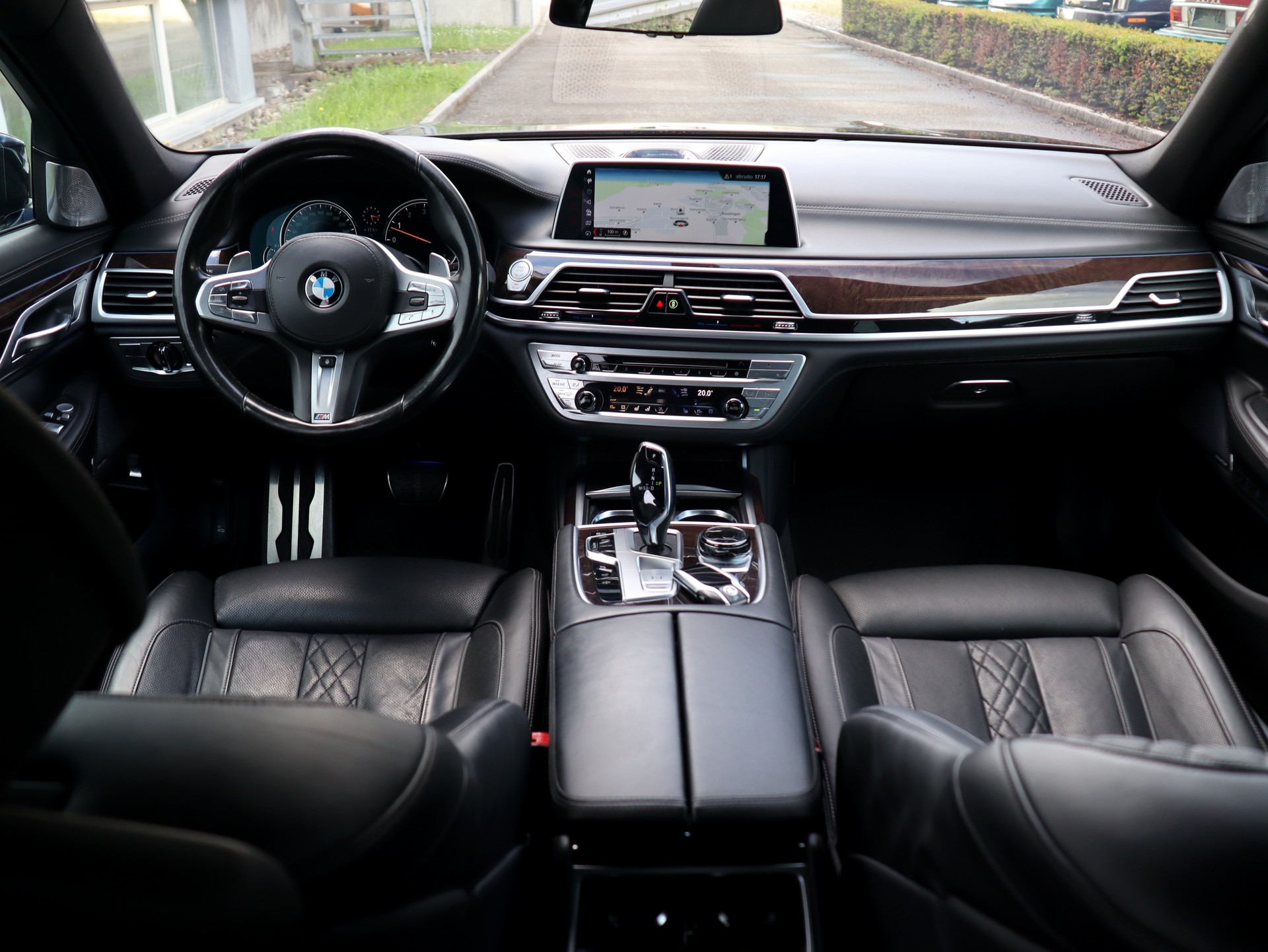 BMW 750i xDrive M Sportpaket Steptronic (CH)-image-15