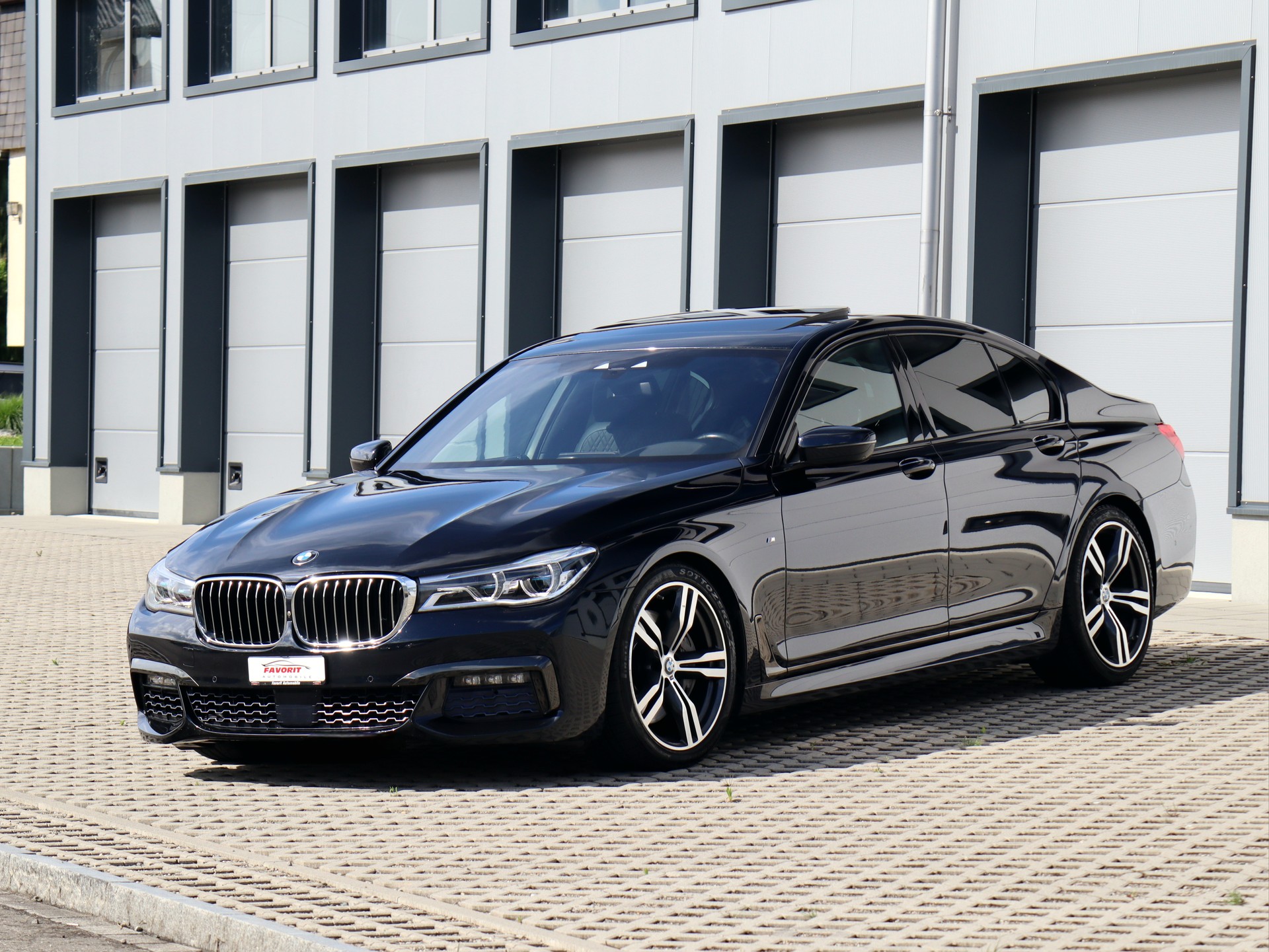 BMW 750i xDrive M Sportpaket Steptronic (CH)-image-12
