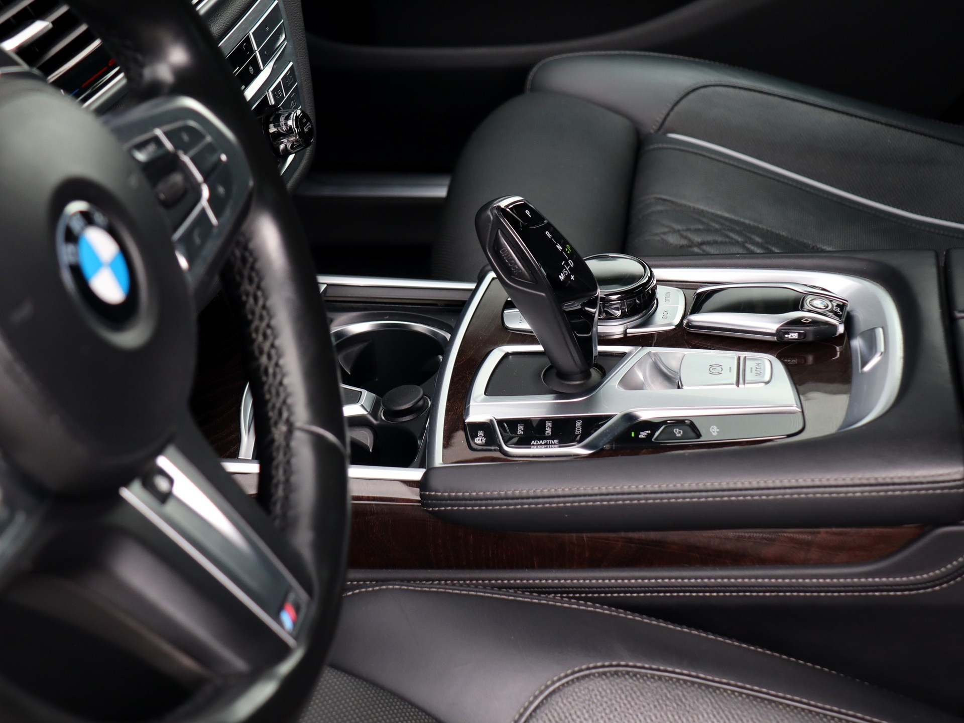BMW 750i xDrive M Sportpaket Steptronic (CH)-image-5
