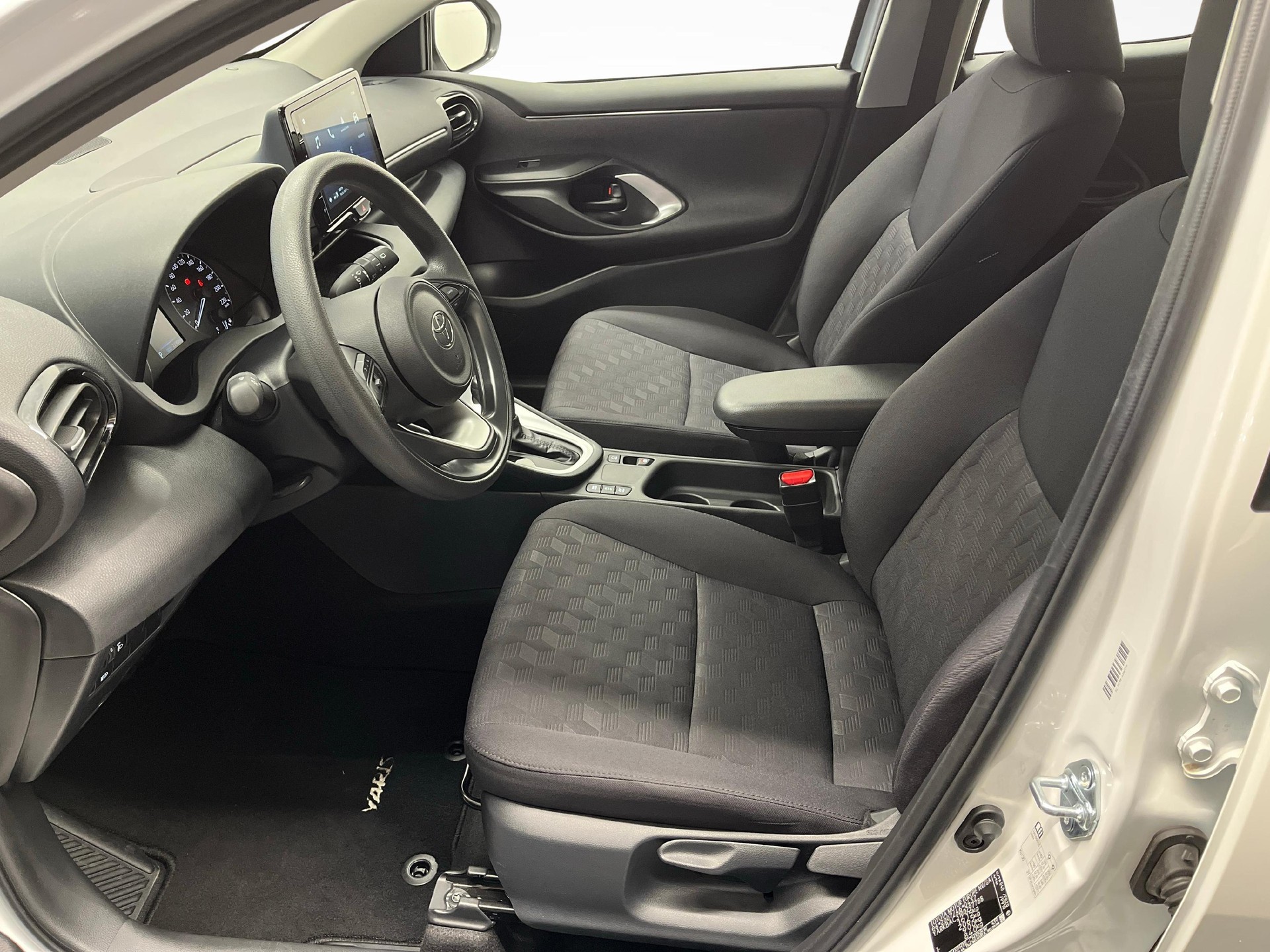 TOYOTA Yaris 1.5 VVT-i HSD Comfort-image-8