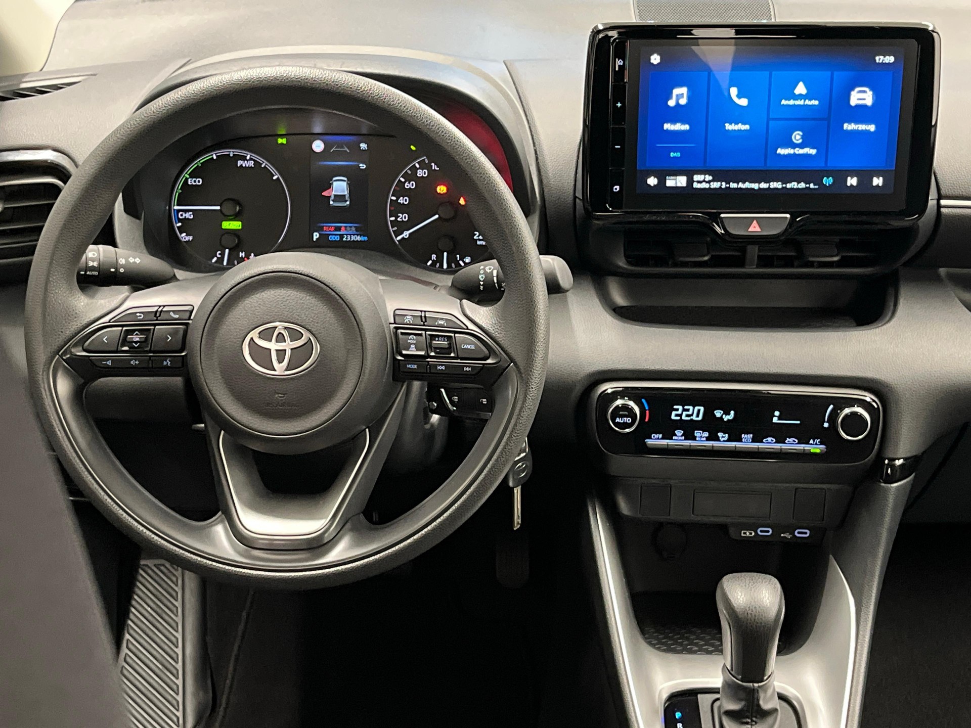 TOYOTA Yaris 1.5 VVT-i HSD Comfort-image-10