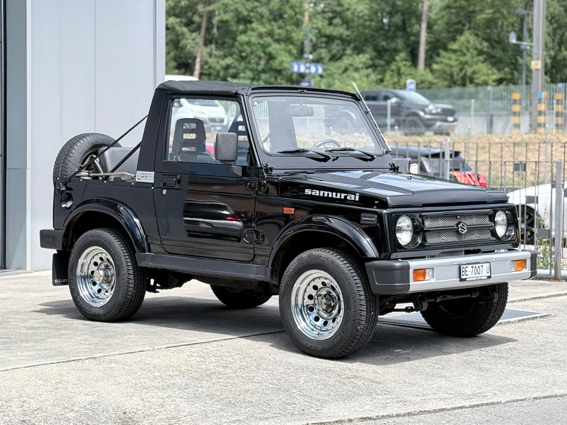 SUZUKI Samurai Cabrio EFI-showroom-element-2