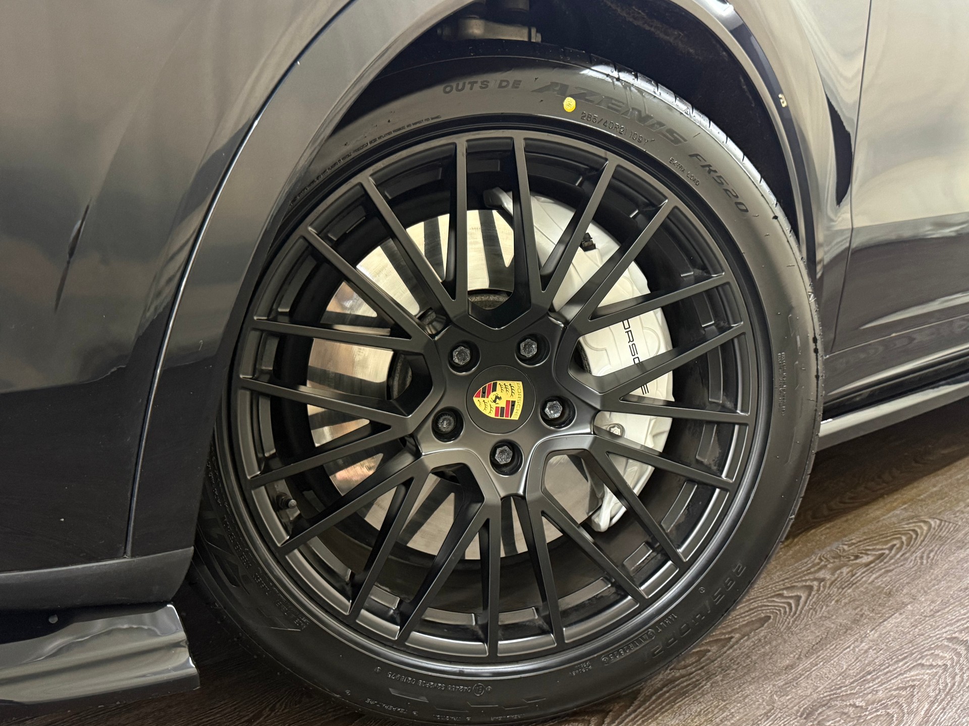 PORSCHE Cayenne Turbo-image-14