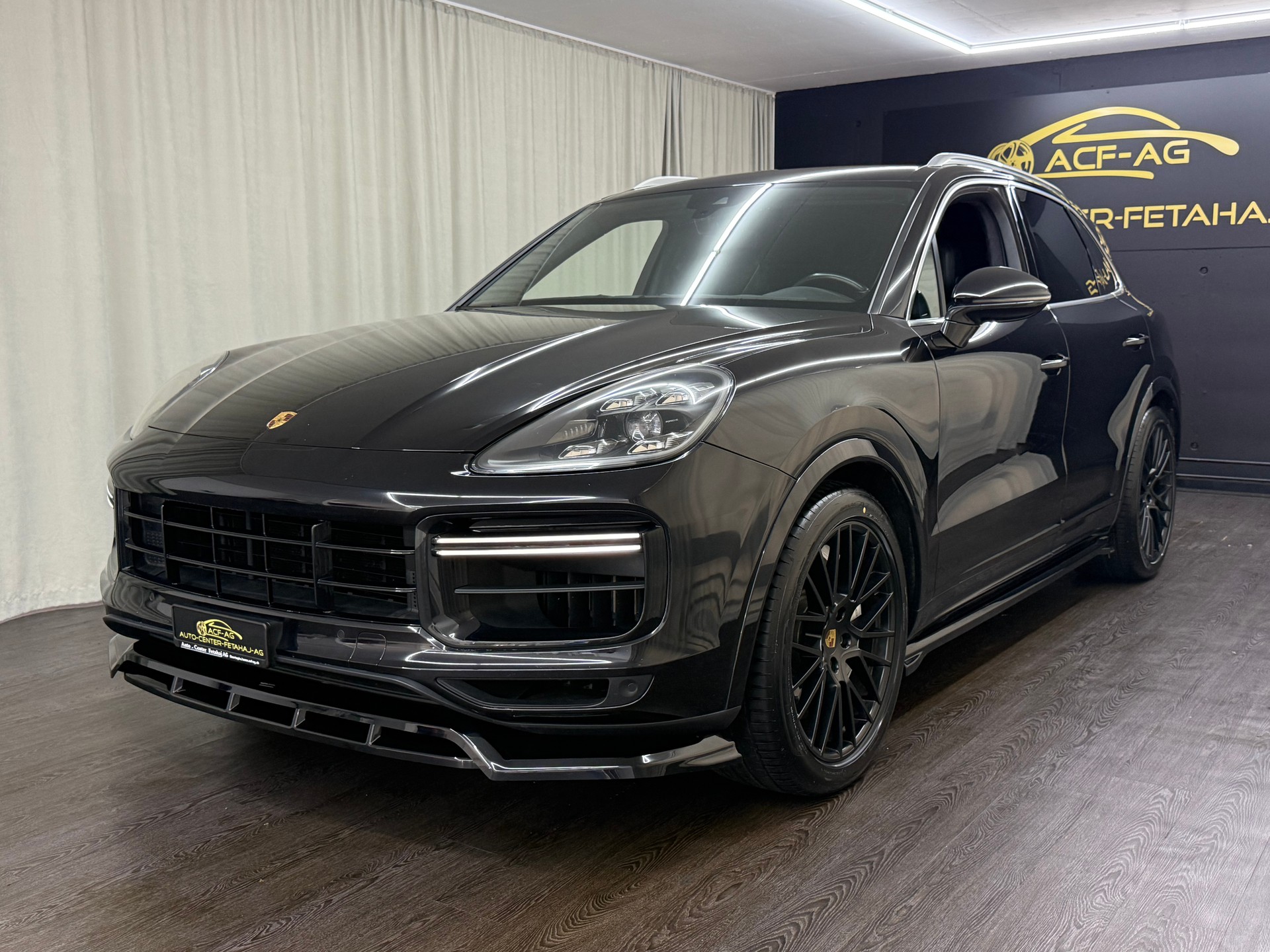 PORSCHE Cayenne Turbo