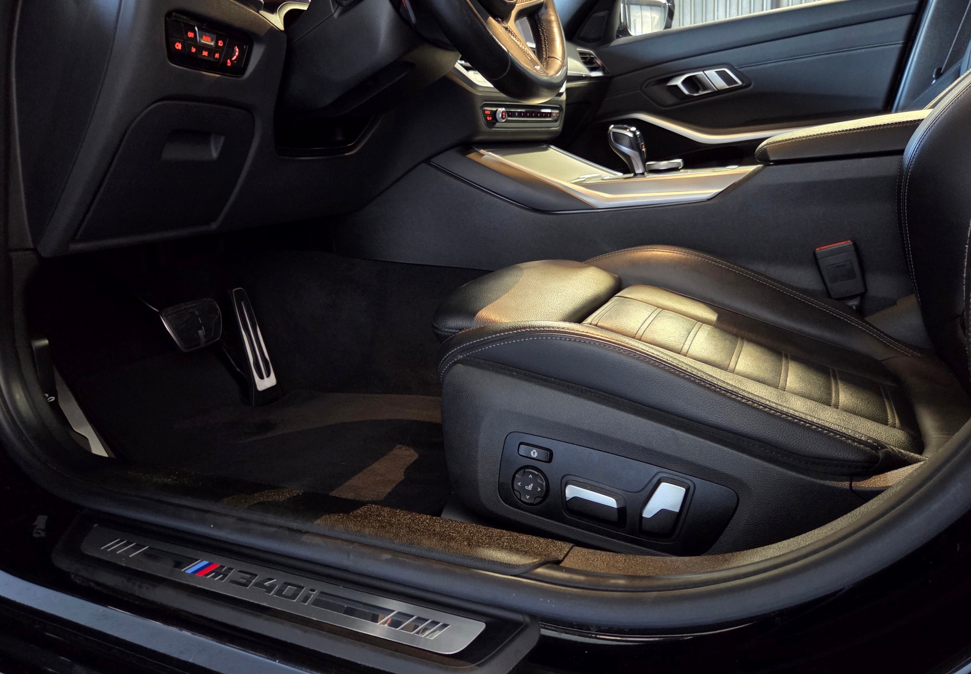 BMW M340i xDrive-image-11