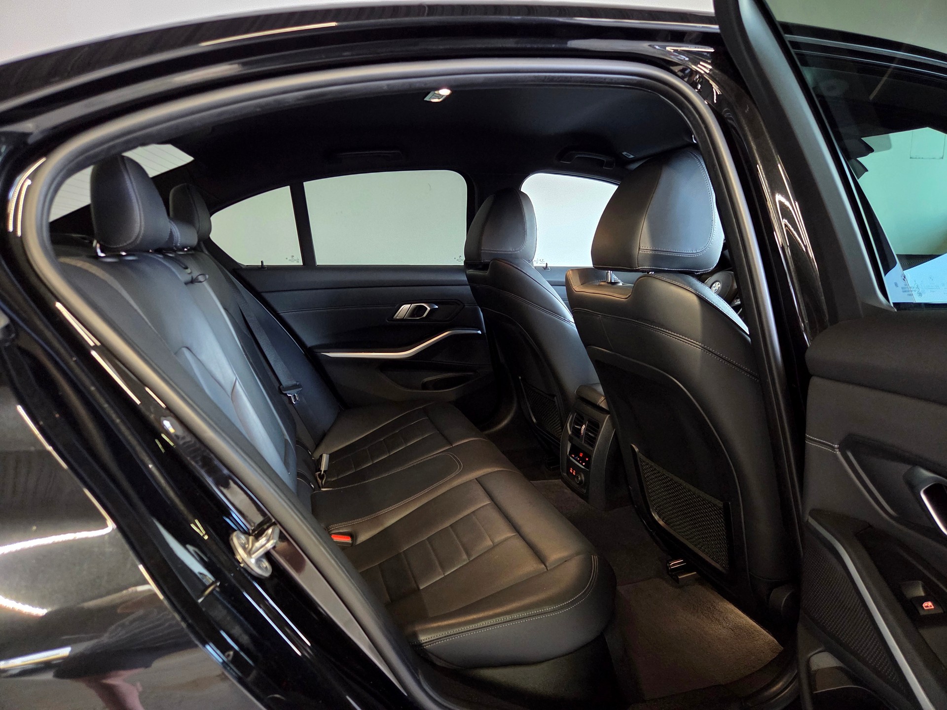BMW M340i xDrive-image-21