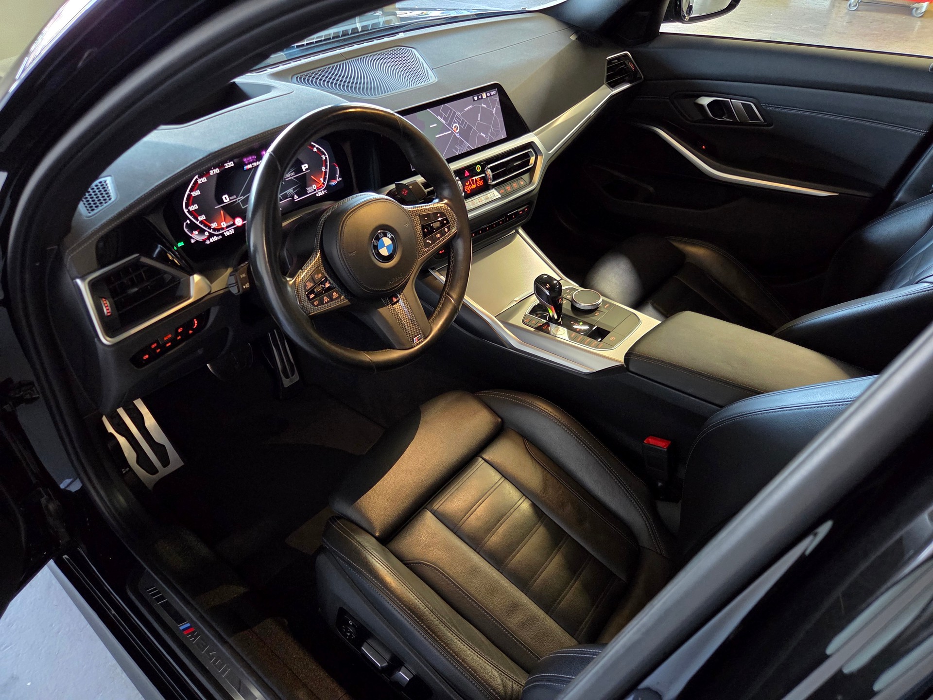 BMW M340i xDrive-showroom-element-3