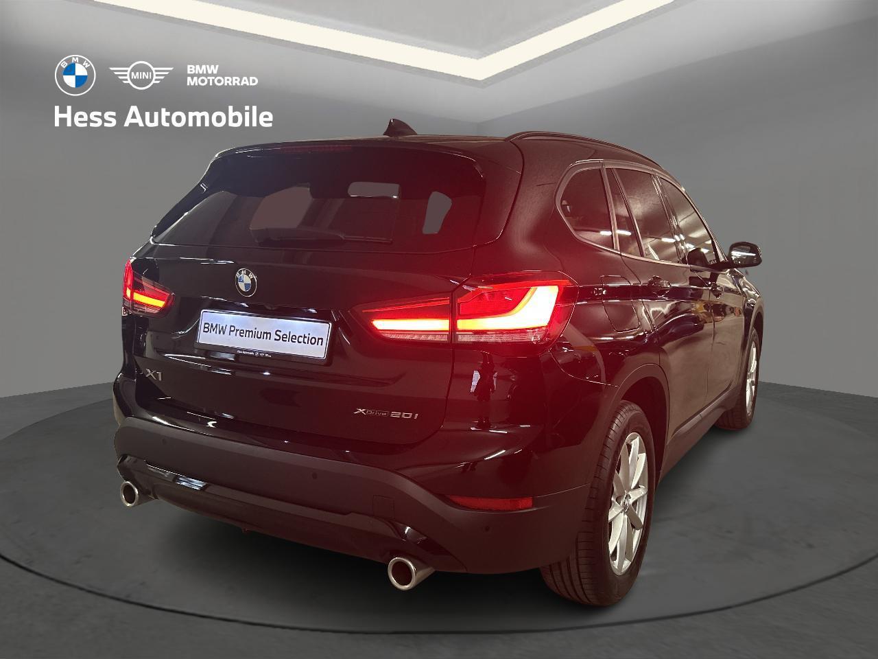 BMW X1 20i xDrive-showroom-element-2