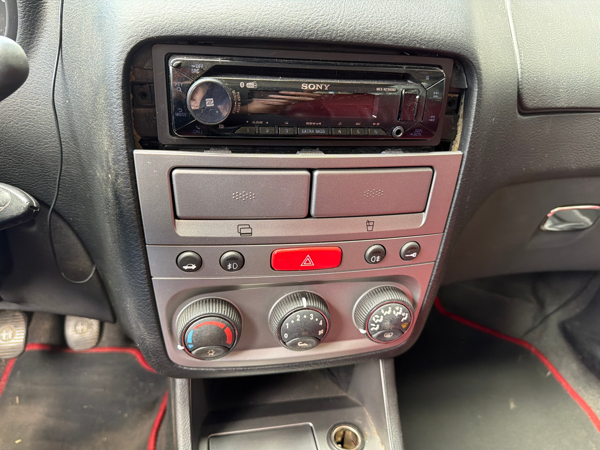ALFA ROMEO 147 1.6 TS 16V Distinctive-image-10