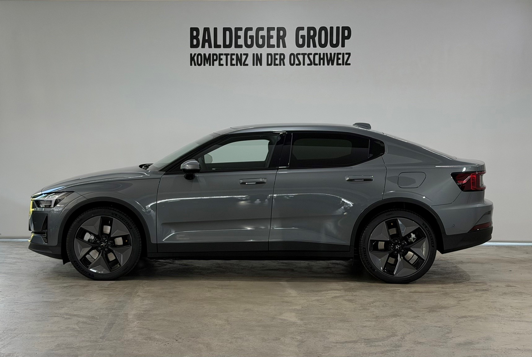 POLESTAR 2 Long Range Dual Motor Prime-showroom-element-2