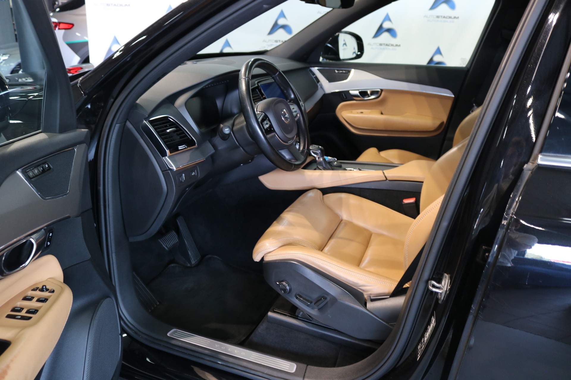 VOLVO XC90 D5 AWD Inscription Geartronic-showroom-element-3