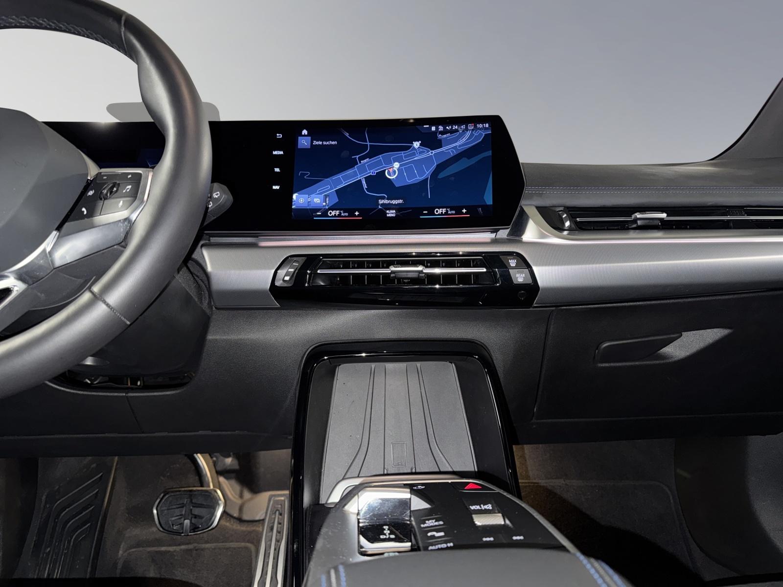 BMW 230e xDrive paddles Active Tourer-image-12