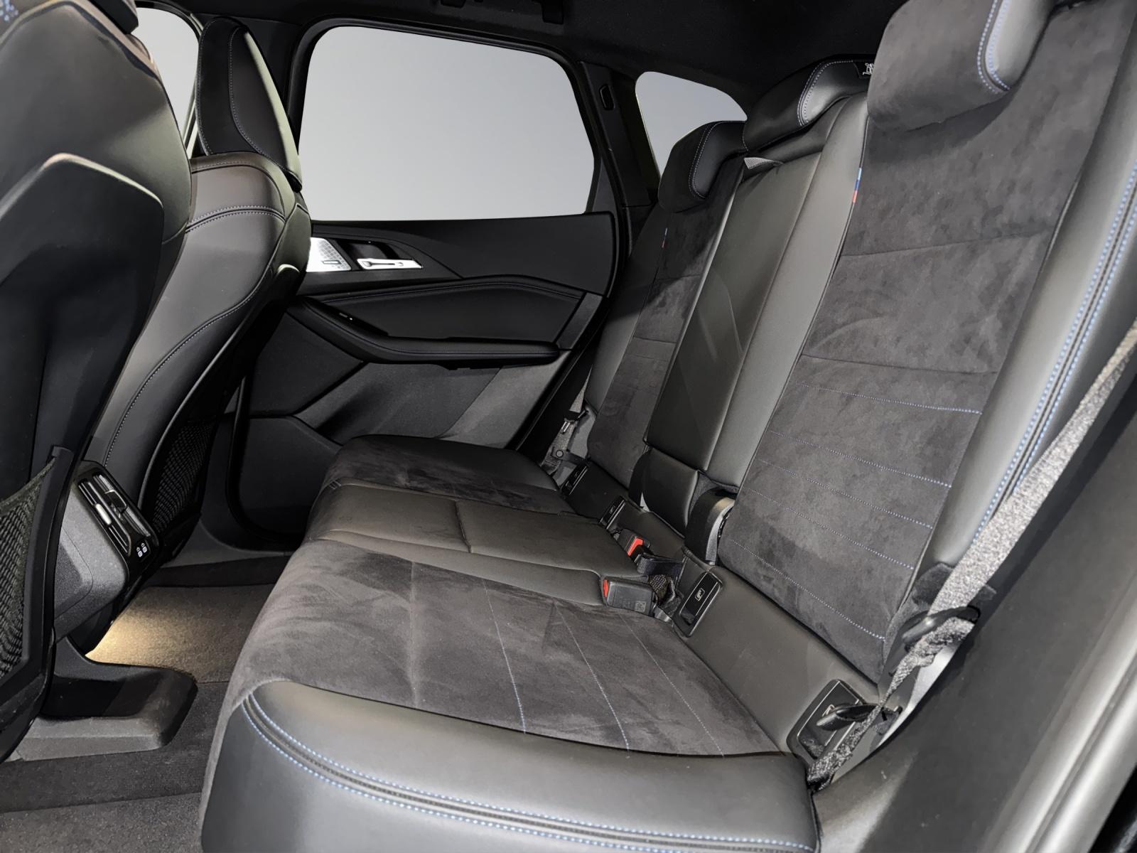 BMW 230e xDrive paddles Active Tourer-image-9