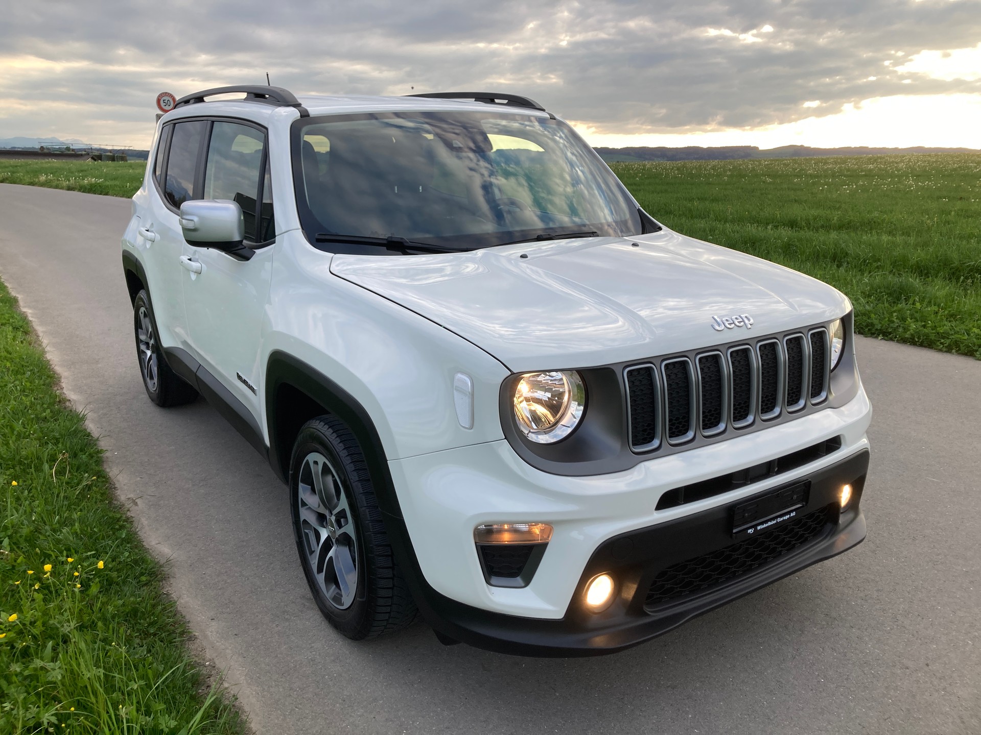 JEEP Renegade 1.5 MHEV Limited-showroom-element-2
