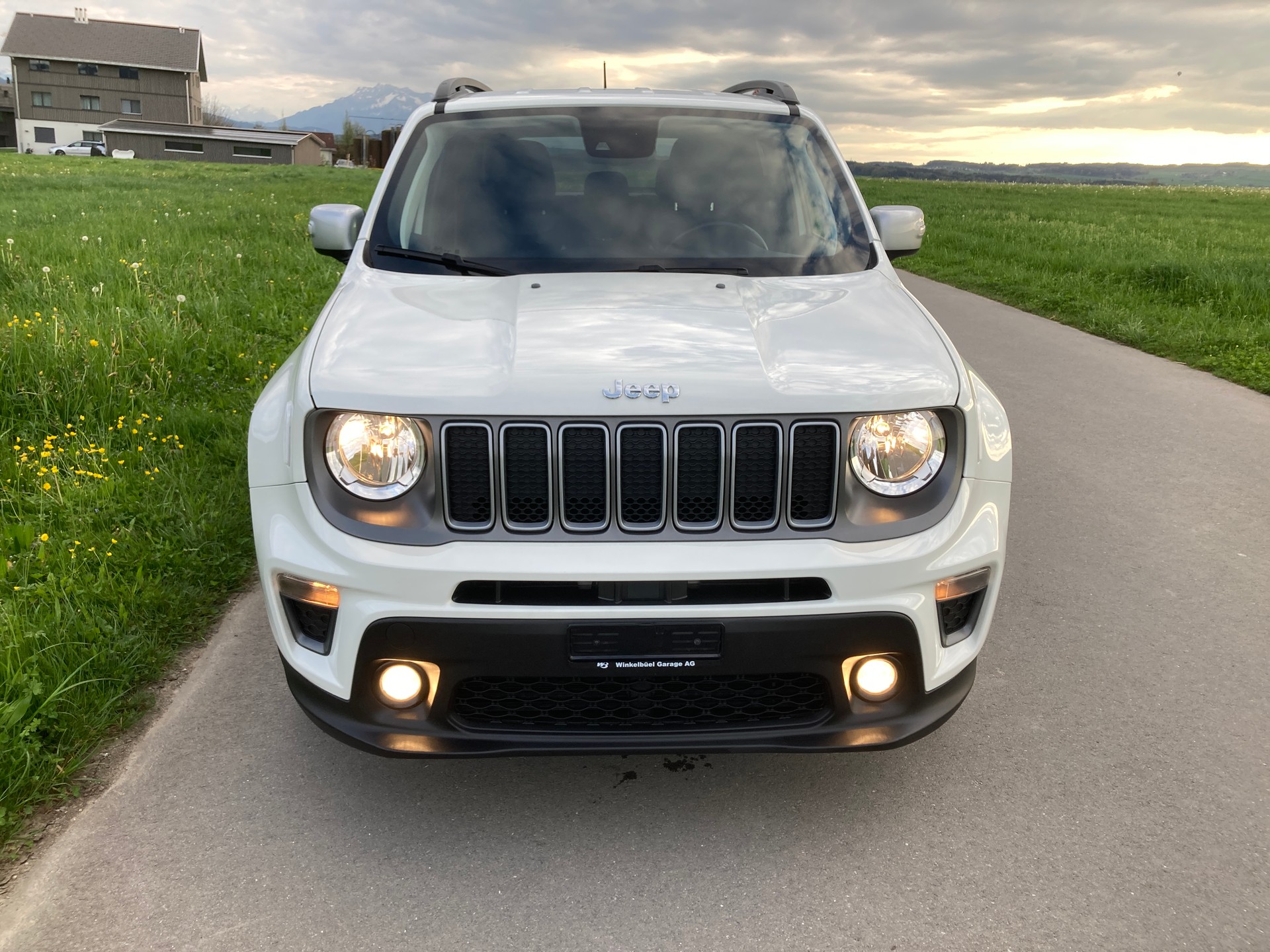 JEEP Renegade 1.5 MHEV Limited-showroom-element-1