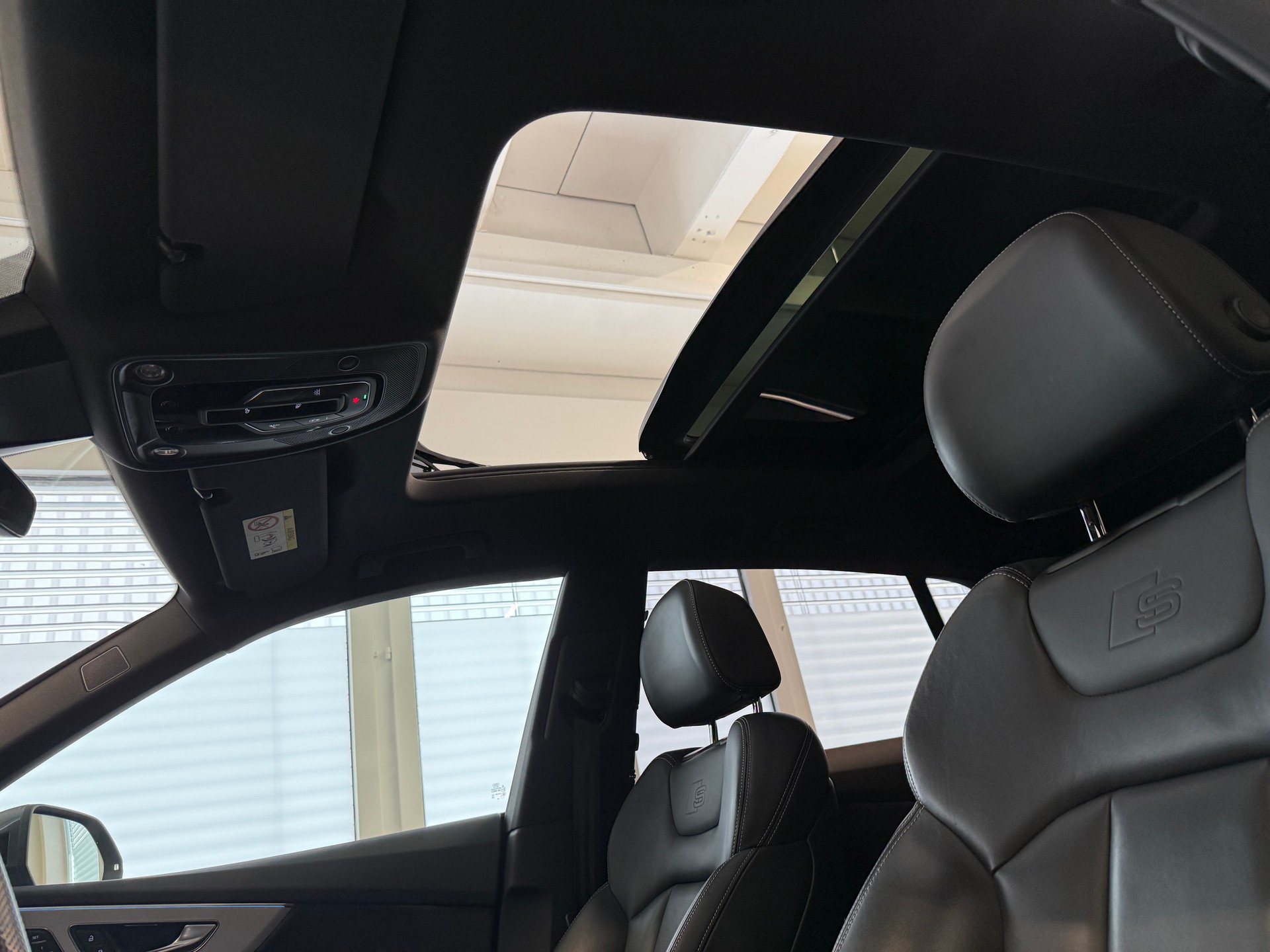 AUDI Q8 50 TDI S Line quattro tiptronic-image-17