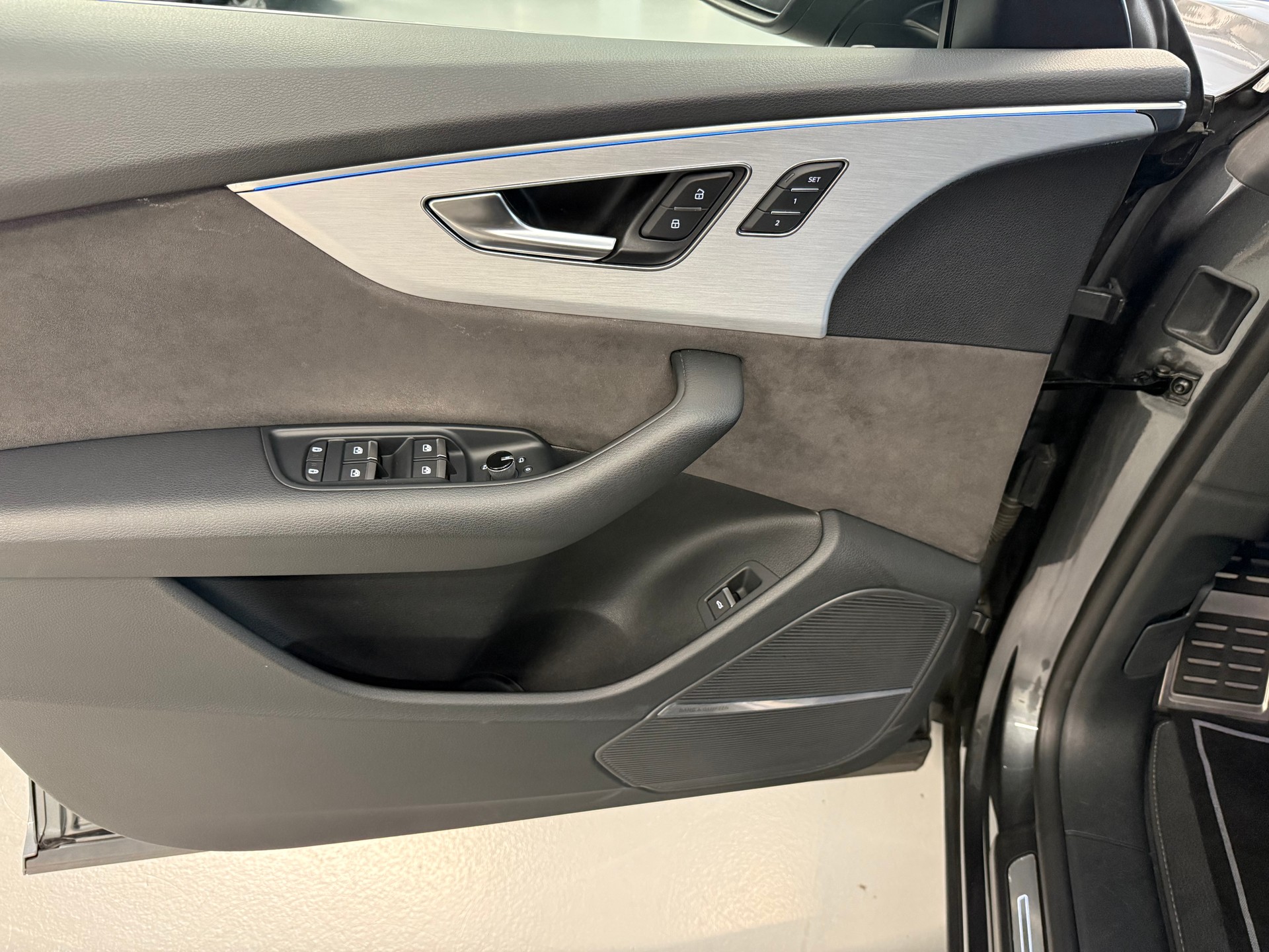AUDI Q8 50 TDI S Line quattro tiptronic-image-14