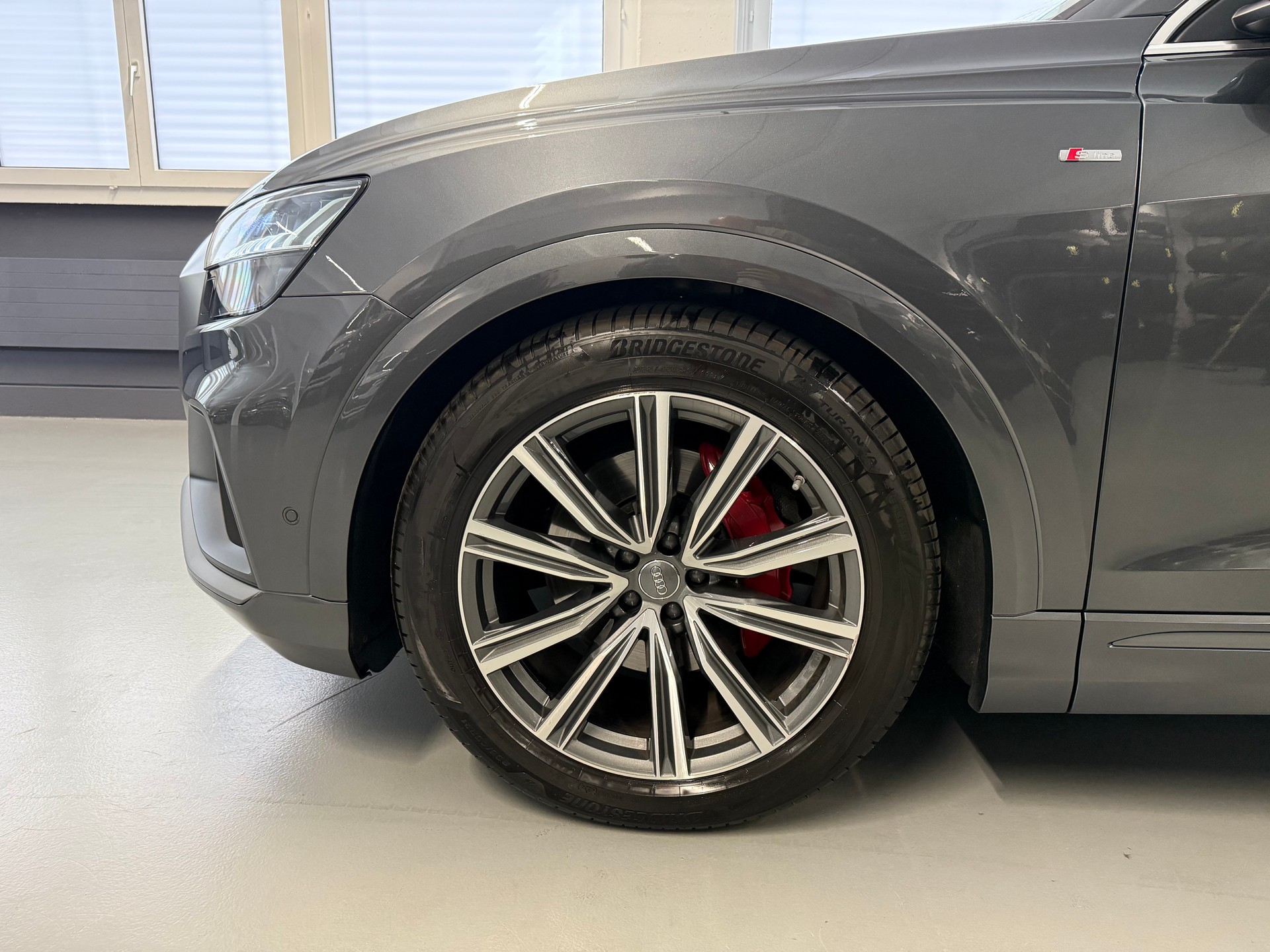 AUDI Q8 50 TDI S Line quattro tiptronic-image-22