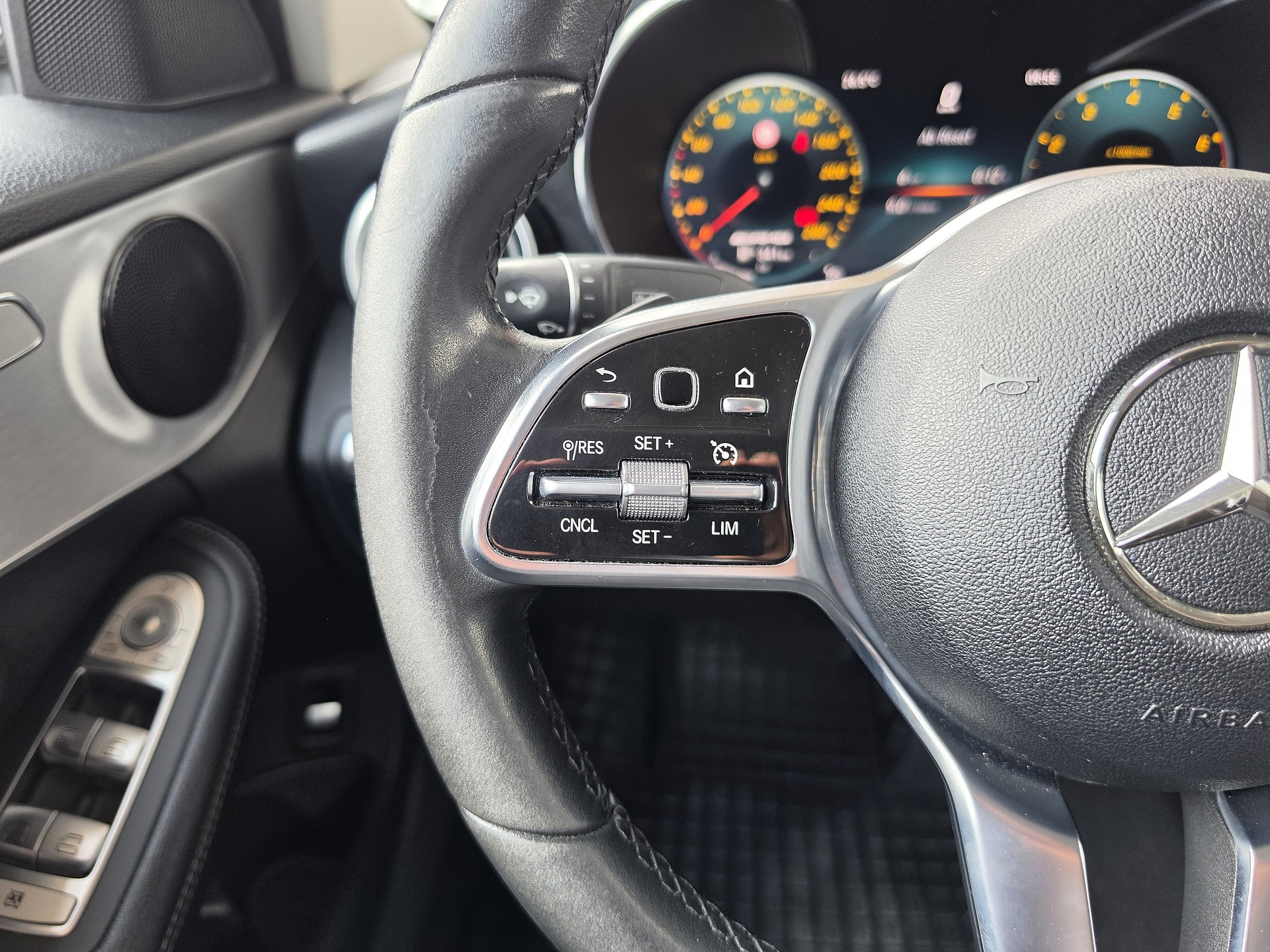 MERCEDES-BENZ C 220 d AMG Line 9G-Tronic-image-13