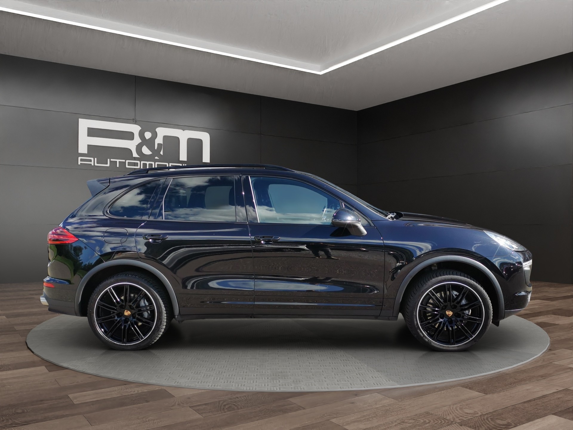 PORSCHE Cayenne S Diesel-showroom-element-3