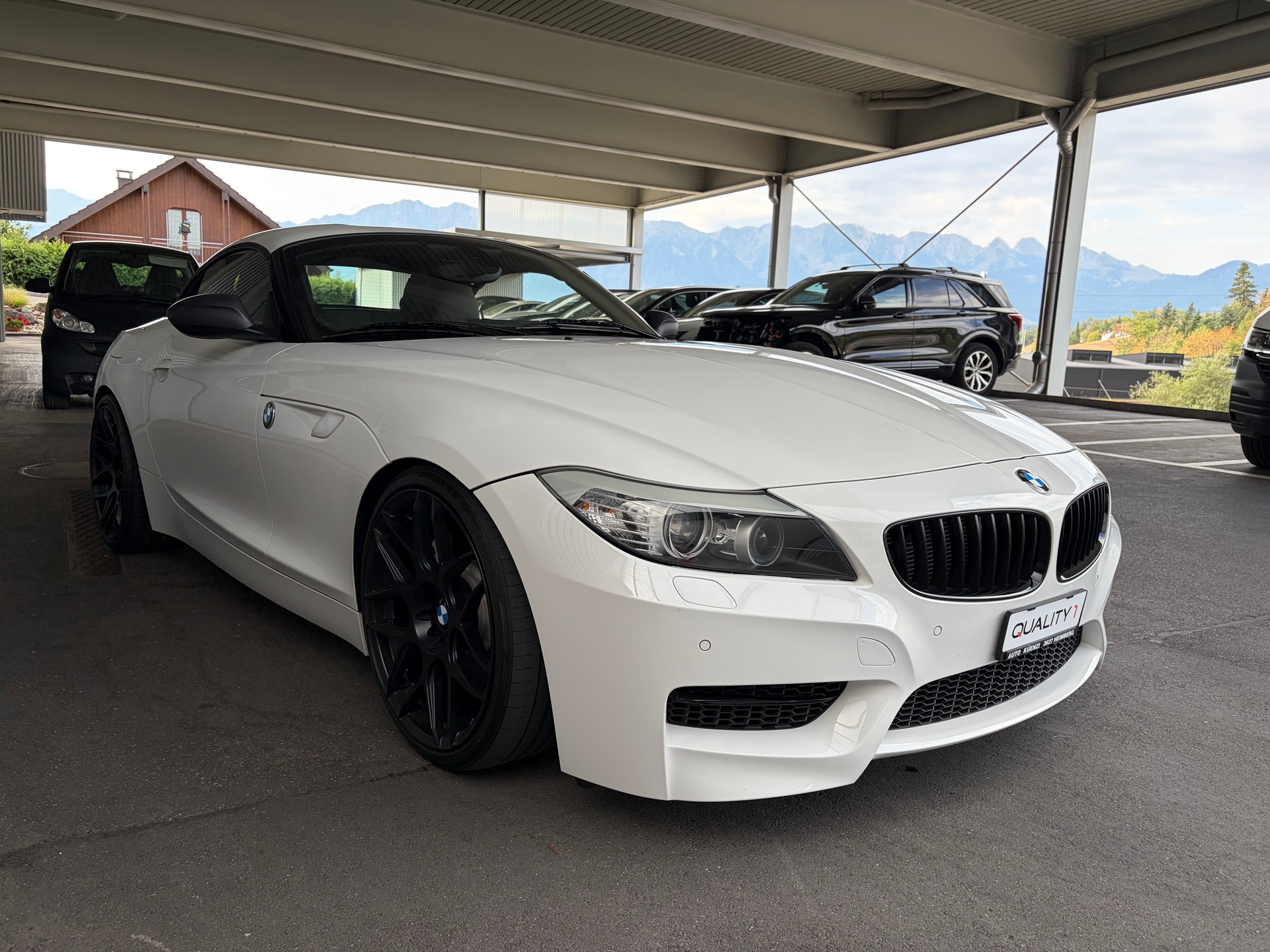 BMW Z4 sDrive35is DKG-showroom-element-1