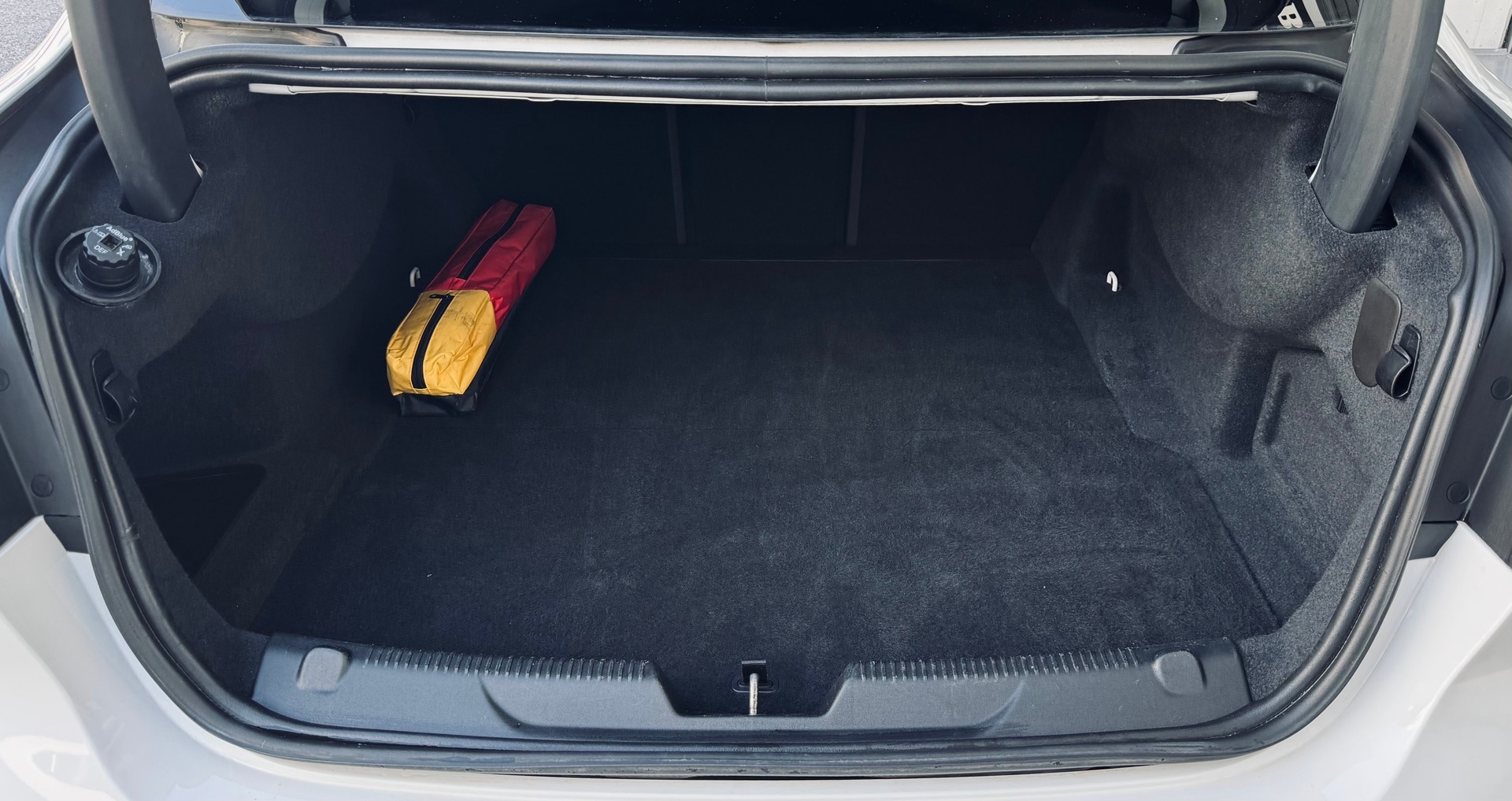 JAGUAR XE 20d Automat AWD-image-9