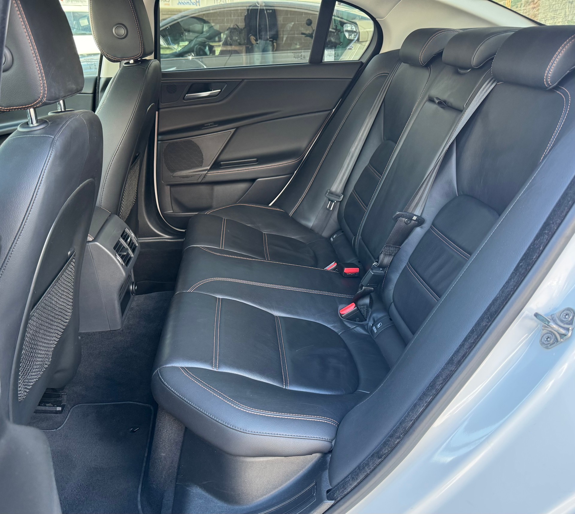 JAGUAR XE 20d Automat AWD-image-8