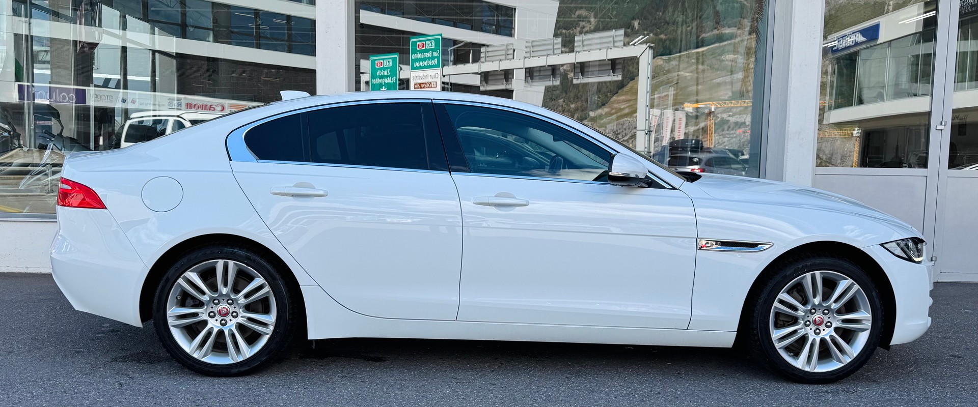 JAGUAR XE 20d Automat AWD-showroom-element-1