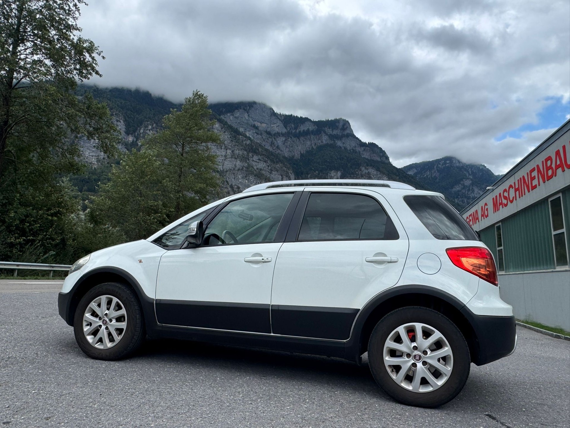 FIAT Sedici 2.0JTD 4WD Luxury-image-9